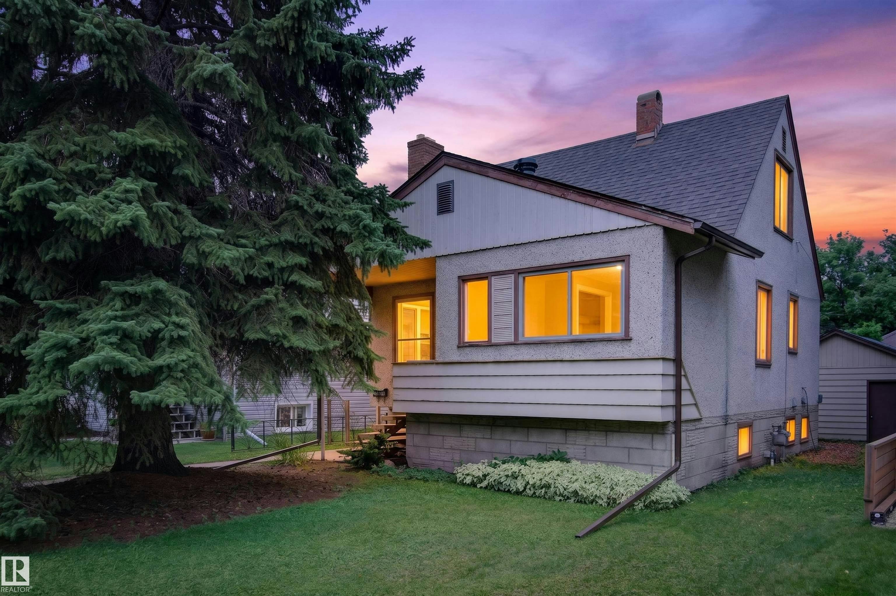 9026 92 Street, Edmonton, AB, T6C 3R2
