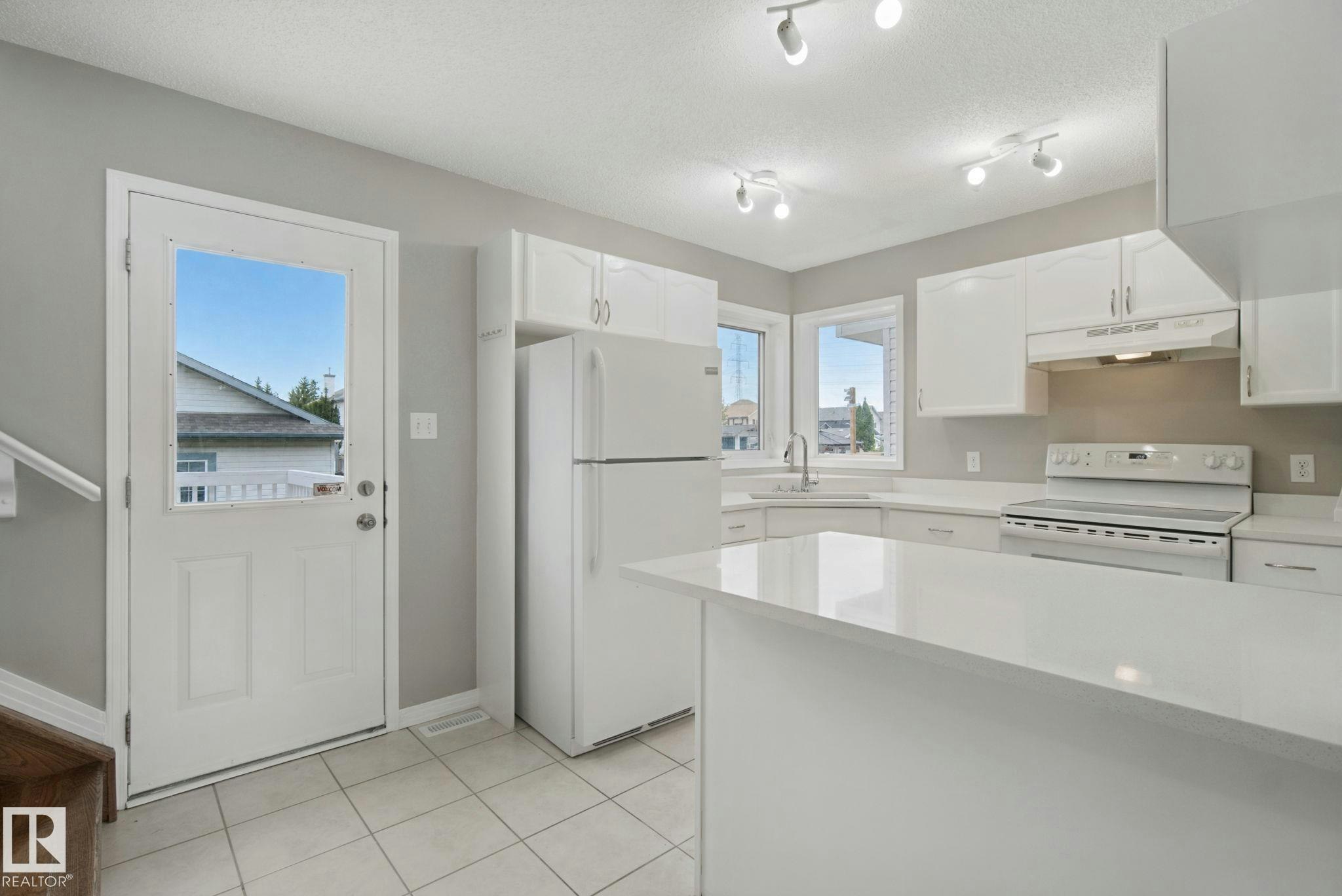 3104 32 Avenue, Edmonton, AB, T6T 1X3