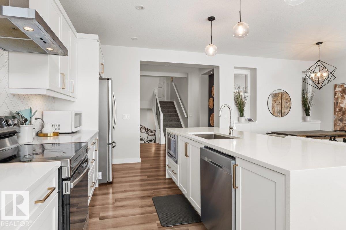 9340 226 Street, Edmonton, AB, T5T 7R5