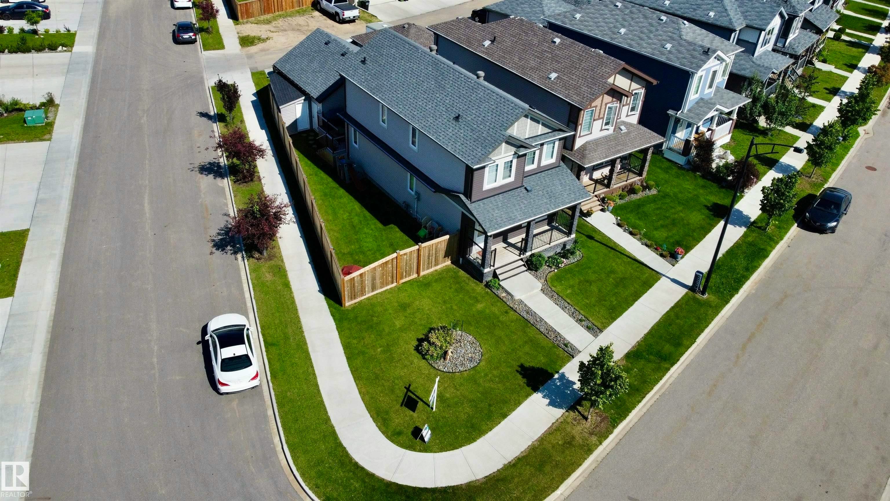 17359 49 Street NW, Edmonton, AB, T5Y 3W1