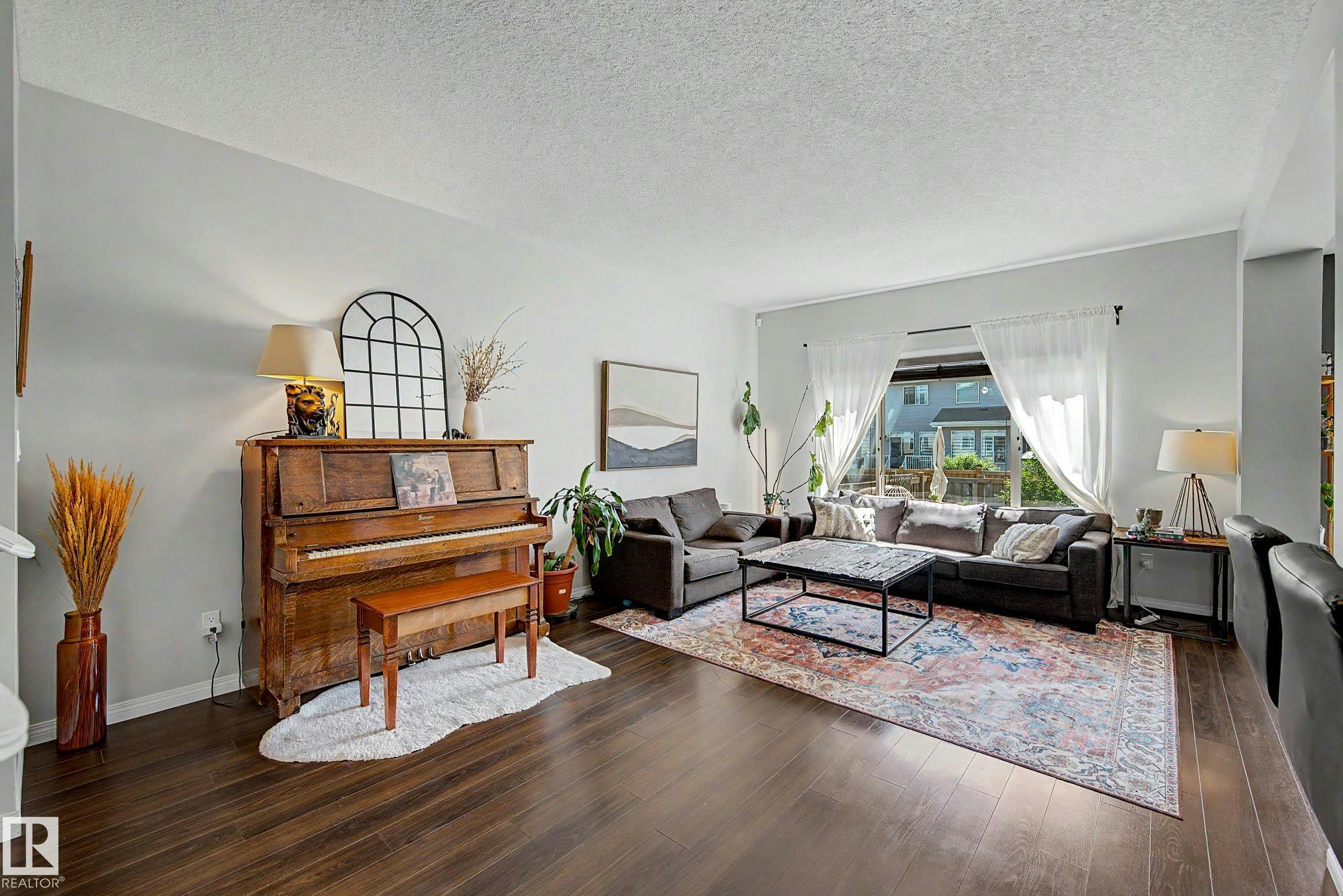 6107 176 Avenue, Edmonton, AB, T5Y 3N8