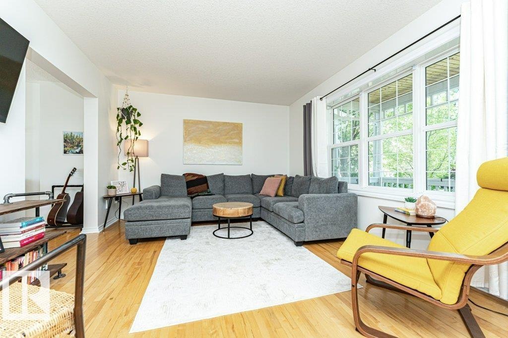1539 Kinross Road, Edmonton, AB, T5E 1Z9