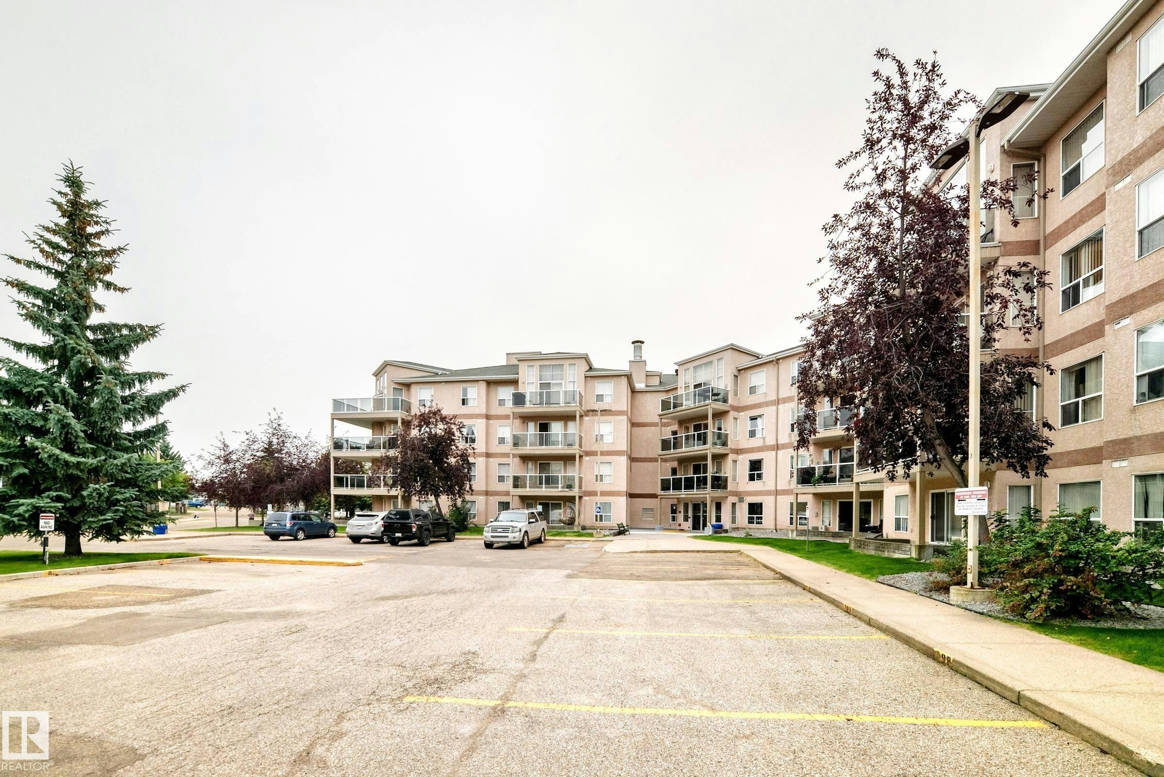 137-9704 174 Street, Edmonton, AB, T5T 6J4