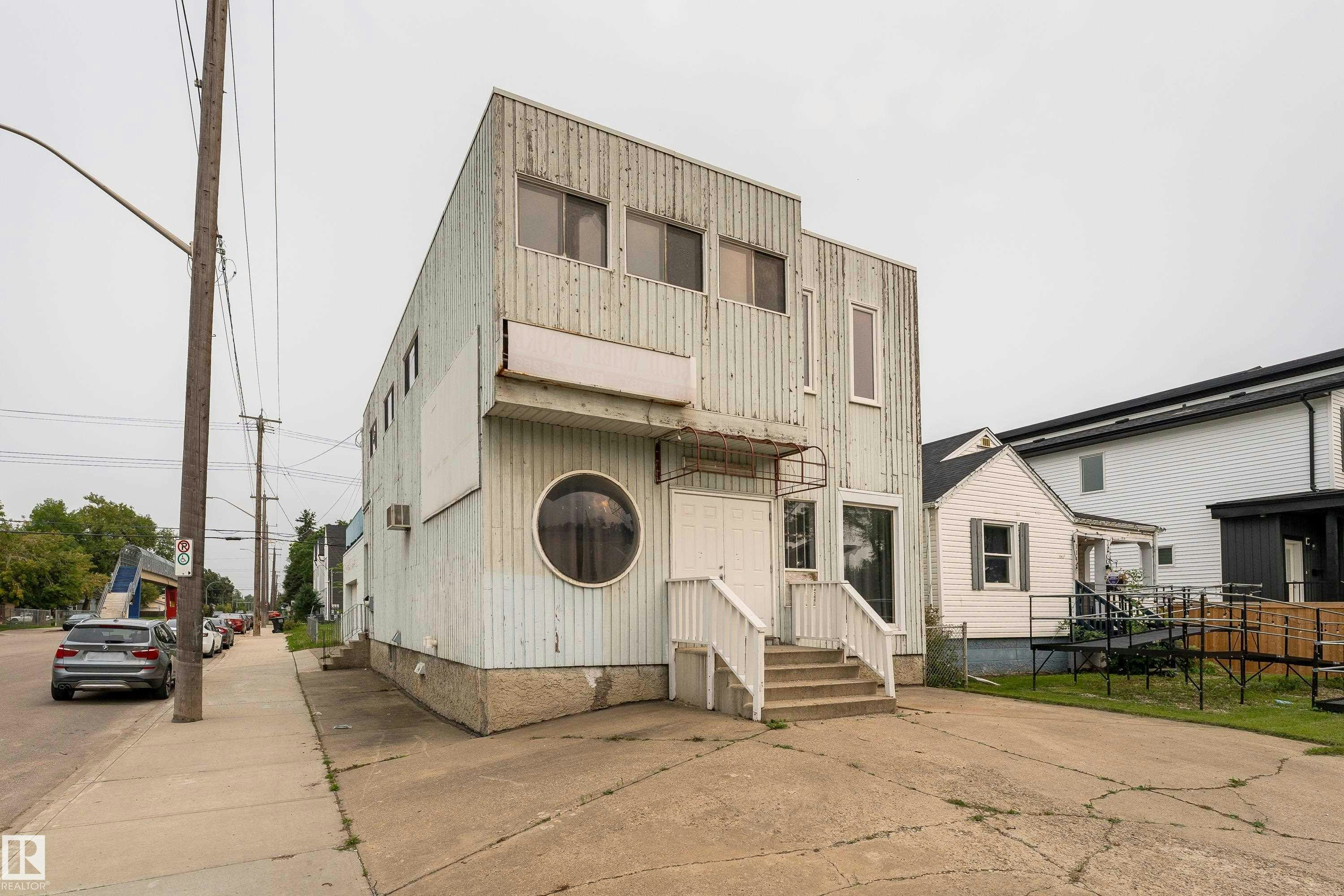 11451 101 Street, Edmonton, AB, T5G 2A9