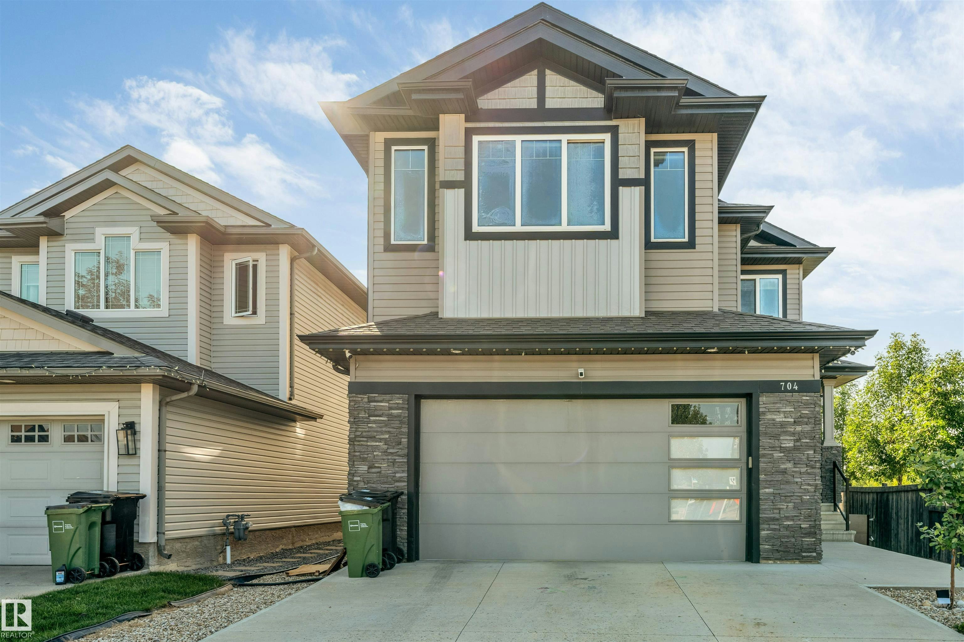 704 172st, Edmonton, AB, T6W 0M5