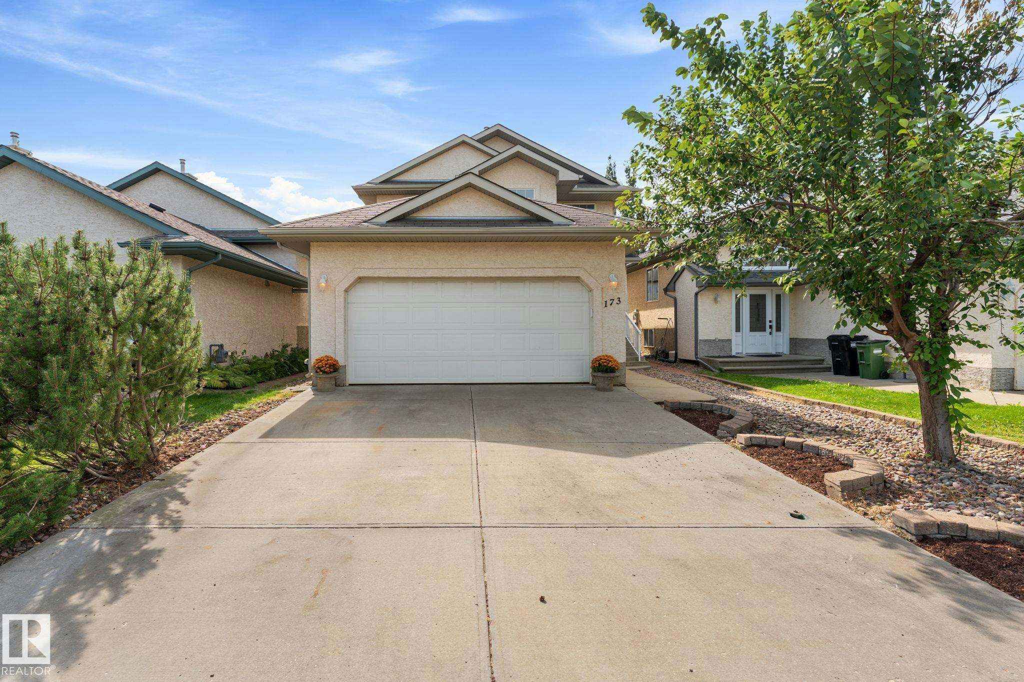 173 Castle Drive NW, Edmonton, AB, T5X 6G4