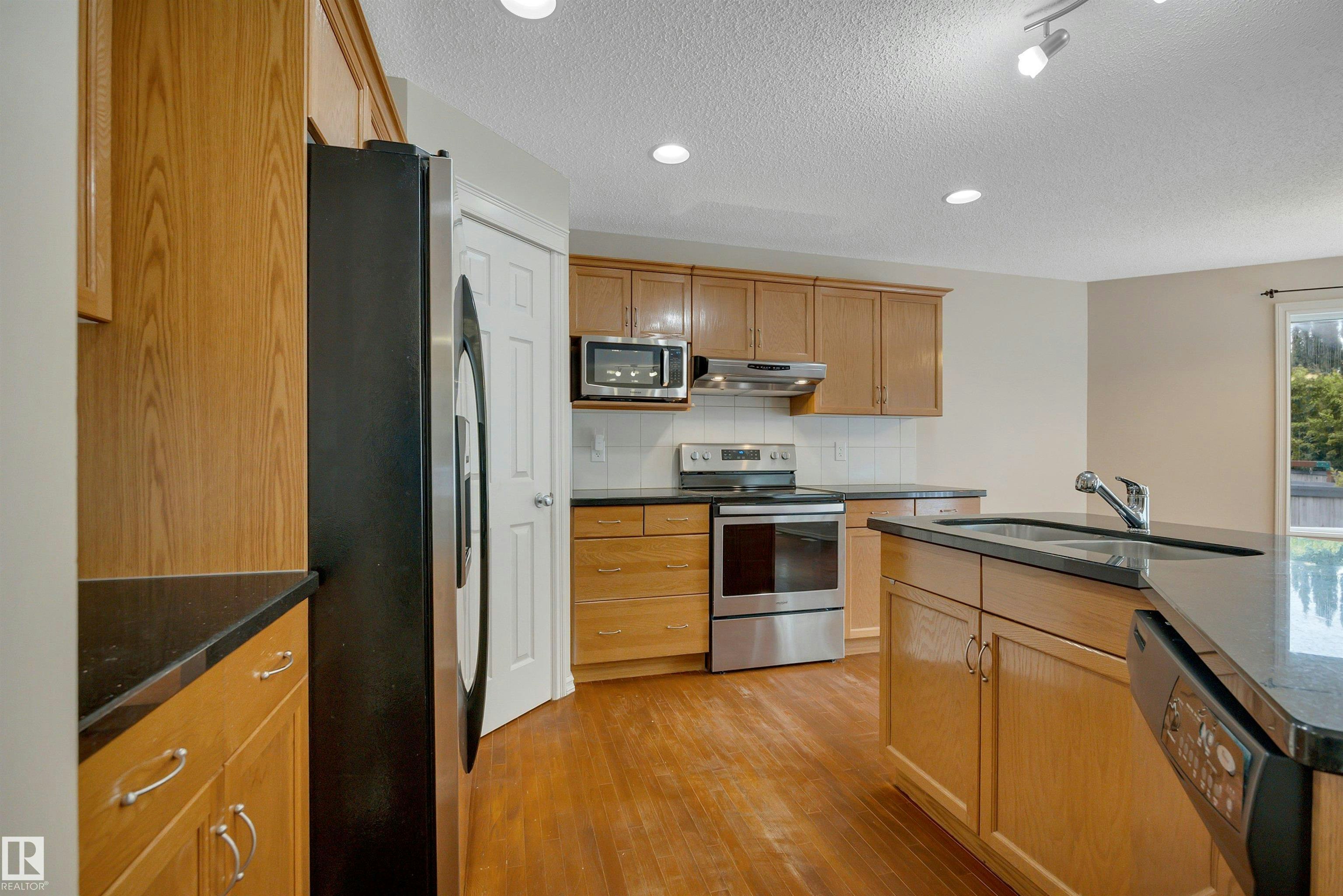 3080 Spence Wynd, Edmonton, AB, T6X 0A5 - 10