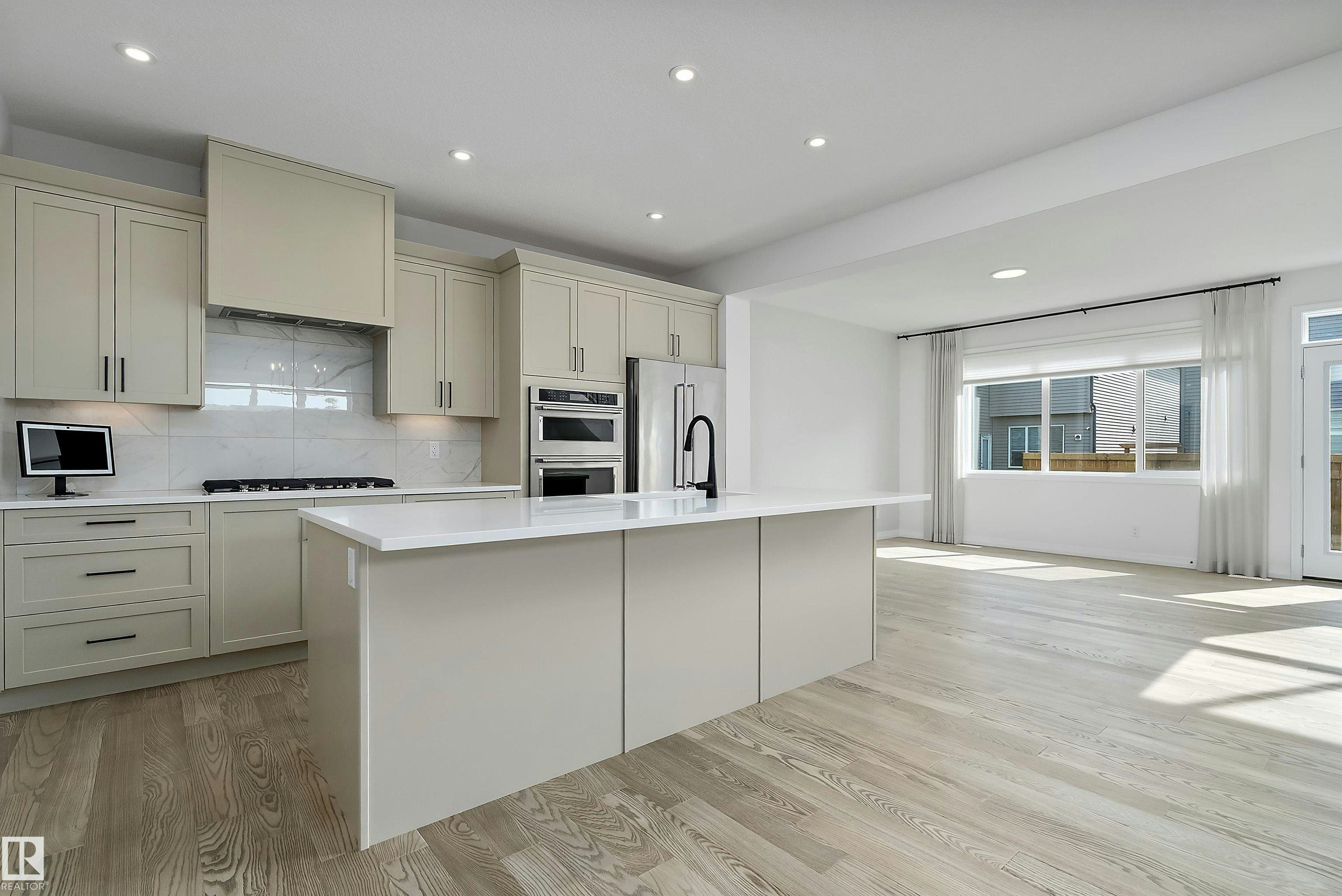 3249 Dixon Way, Edmonton, AB, T6W 5K9
