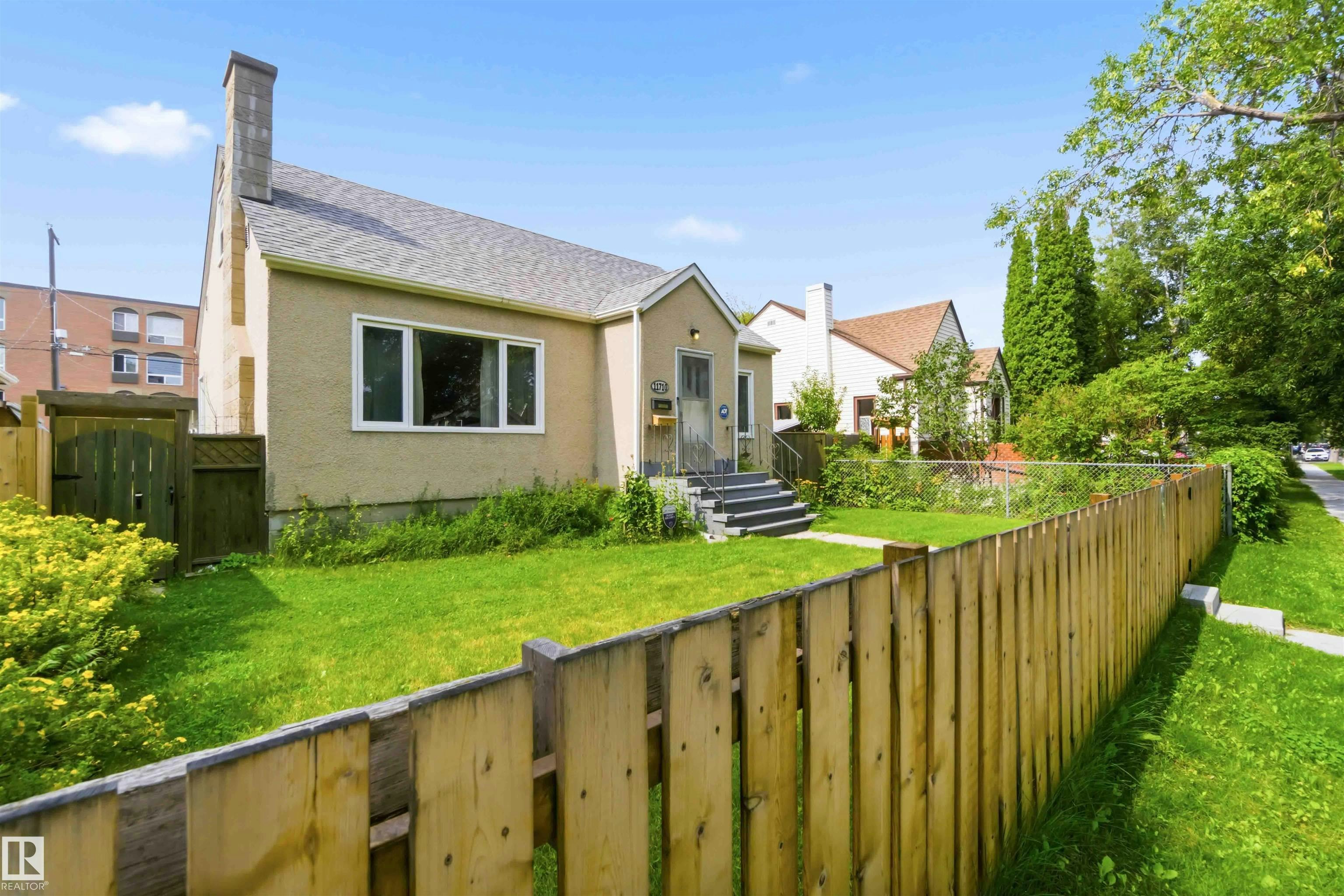 11710 94 Street, Edmonton, AB, T5G 1J2