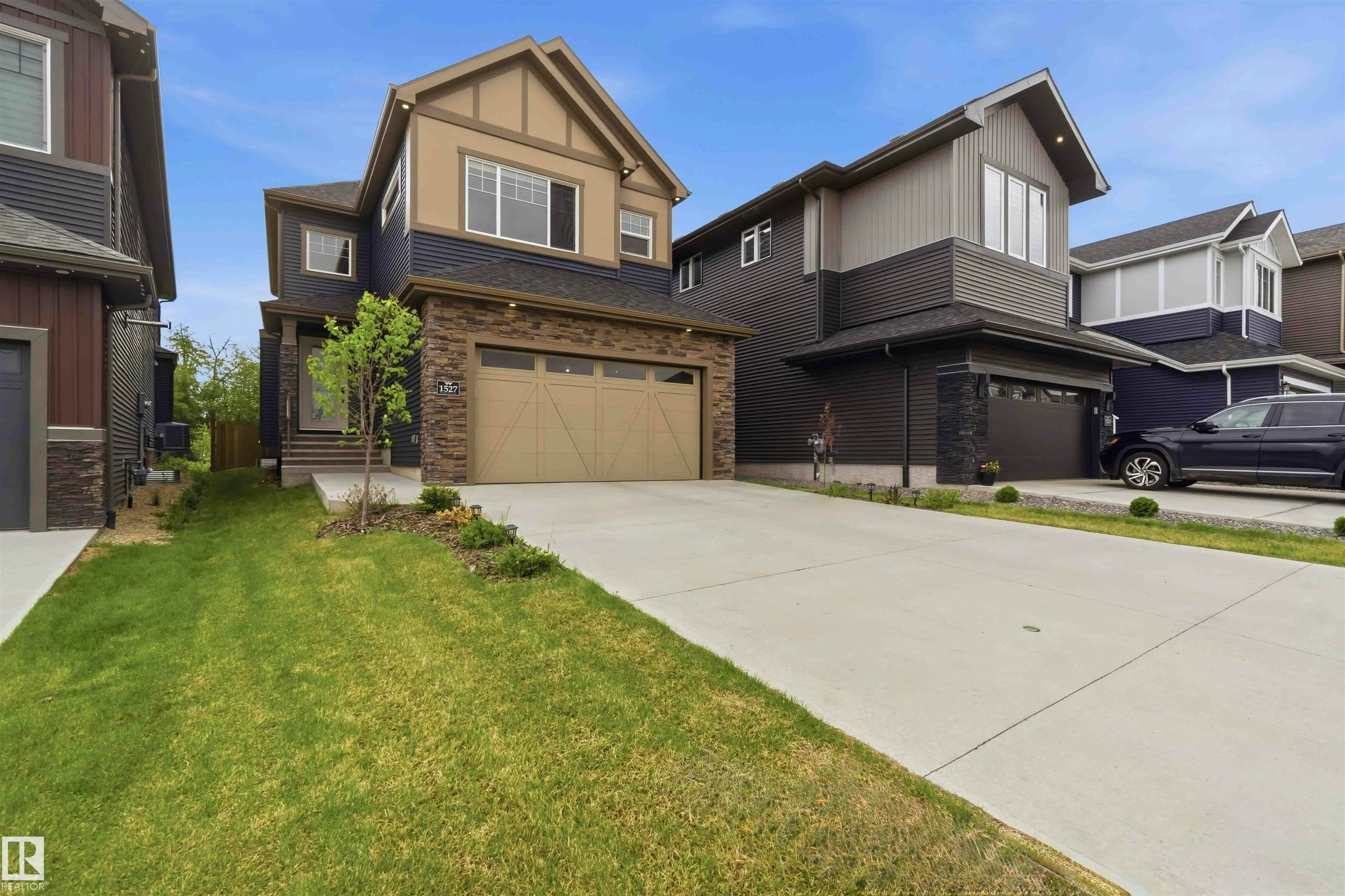 1527 Esaiw Place, Edmonton, AB, T6M 0E5