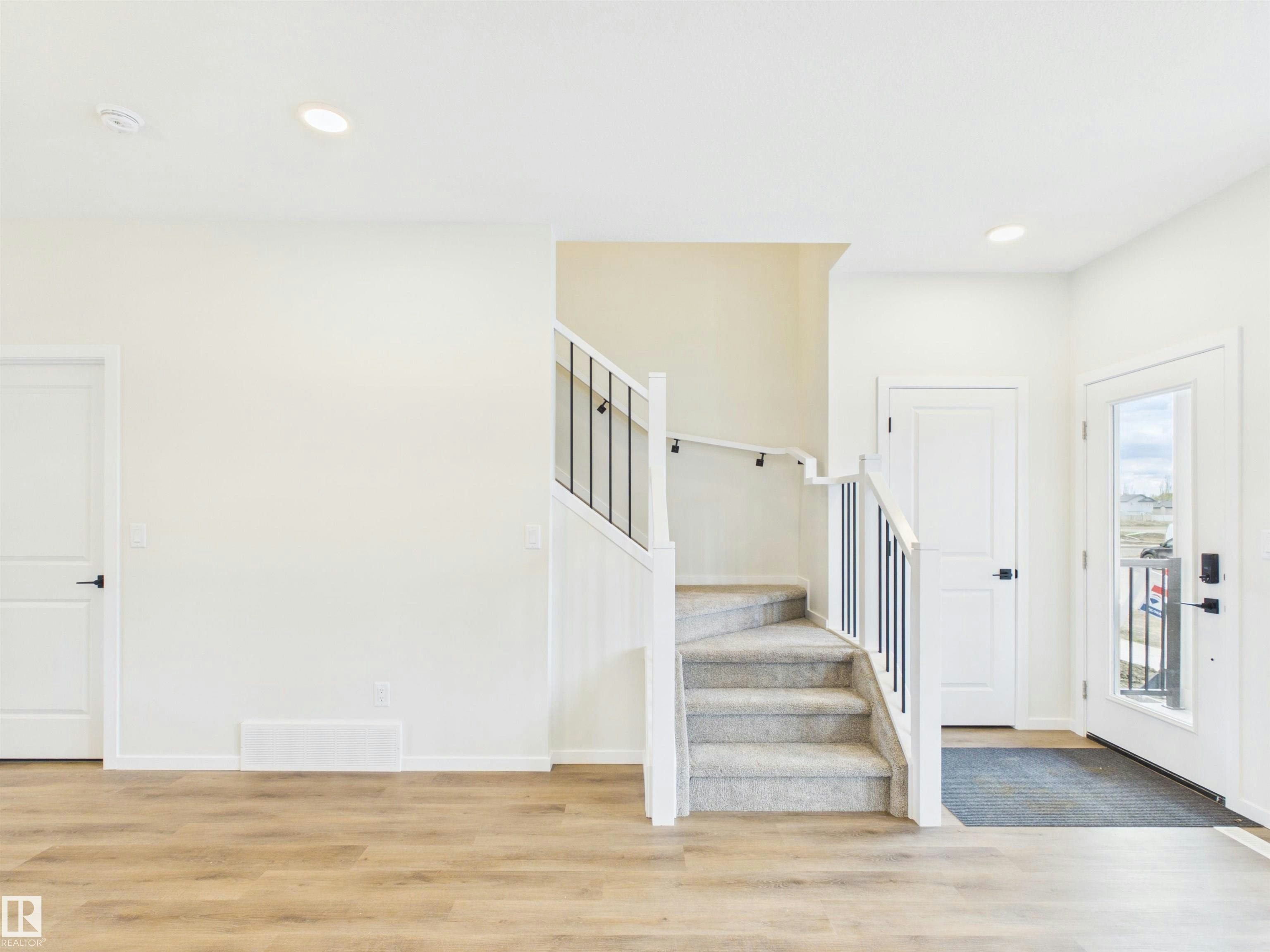 1094 Mcleod Avenue - 3