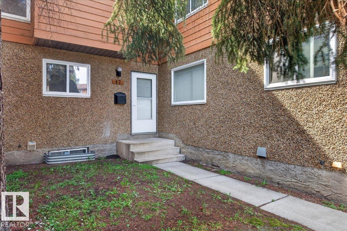 47-3812 20 Avenue - 5