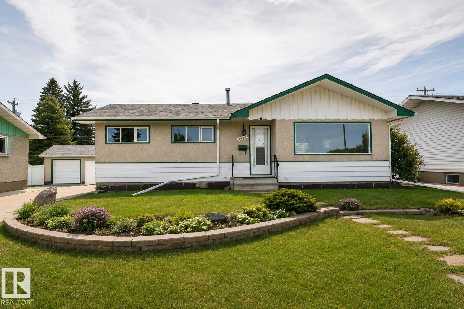 16029 95 Avenue, Edmonton, AB, T5P 0A8