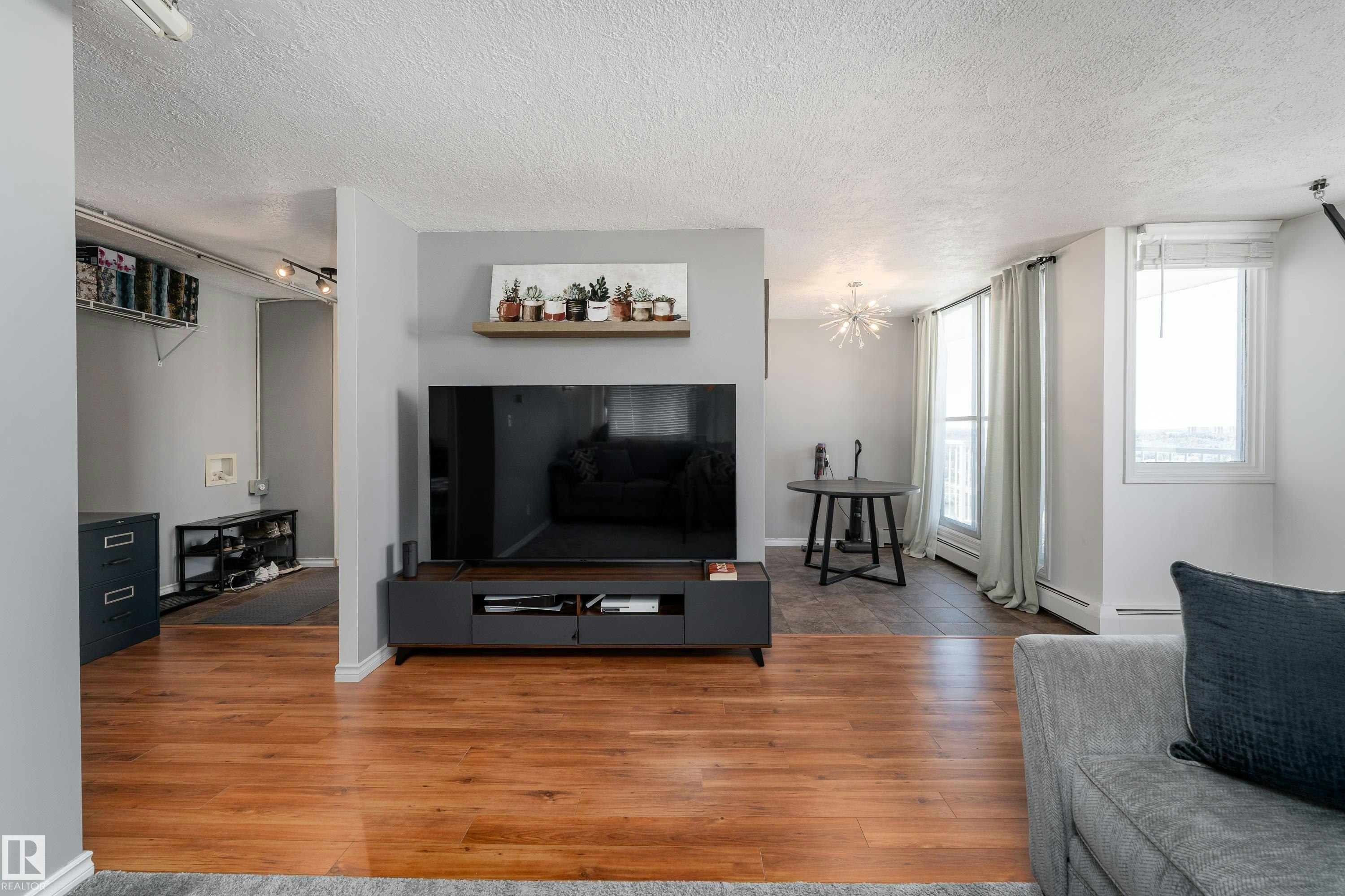 1601-12141 Jasper Avenue, Edmonton, AB, T5N 3X8