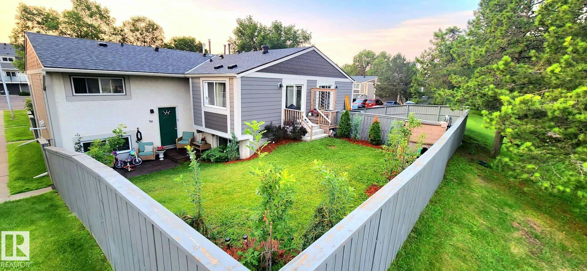 623 Willow Court, Edmonton, AB, T5T 2K7