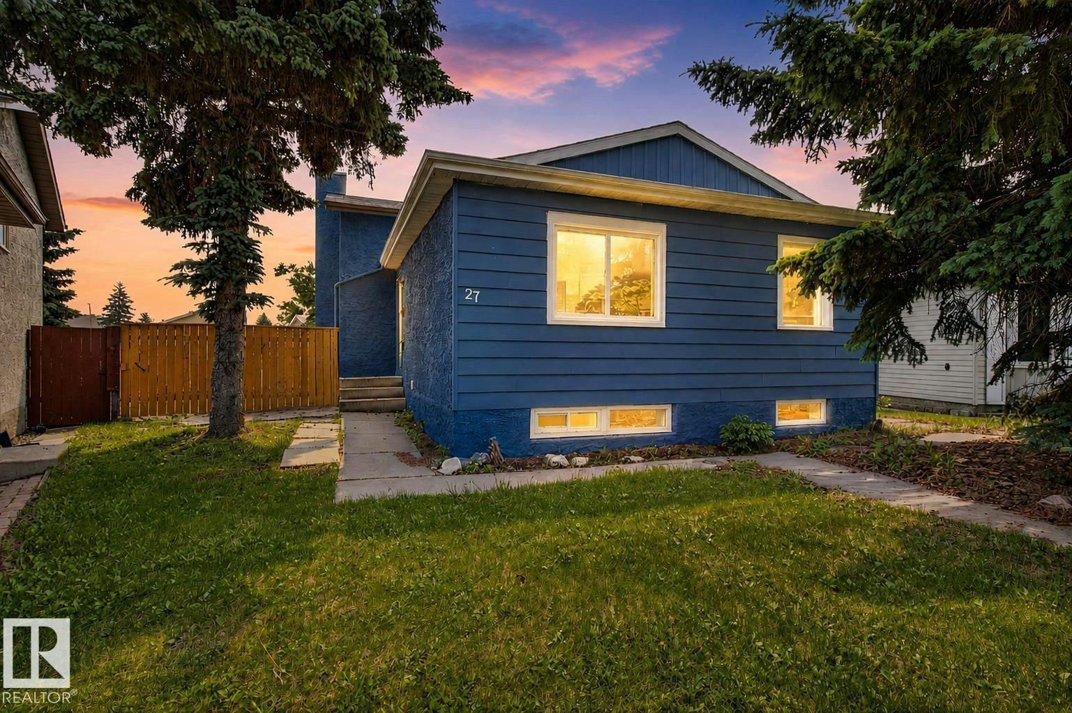 27 Kiniski Crescent, Edmonton, AB, T6L 5E3