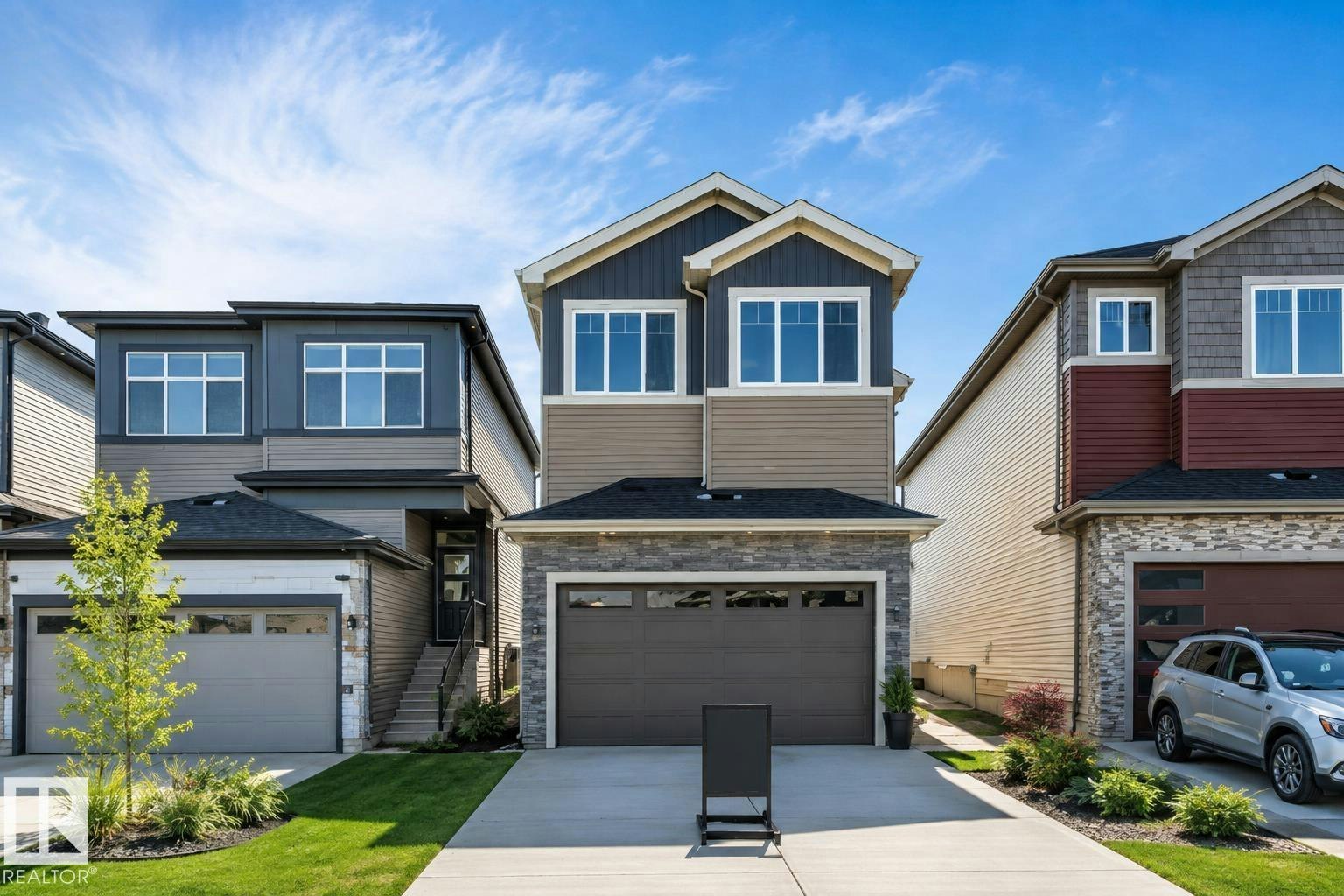 7023 177 Avenue, Edmonton, AB, T5Z 0W8