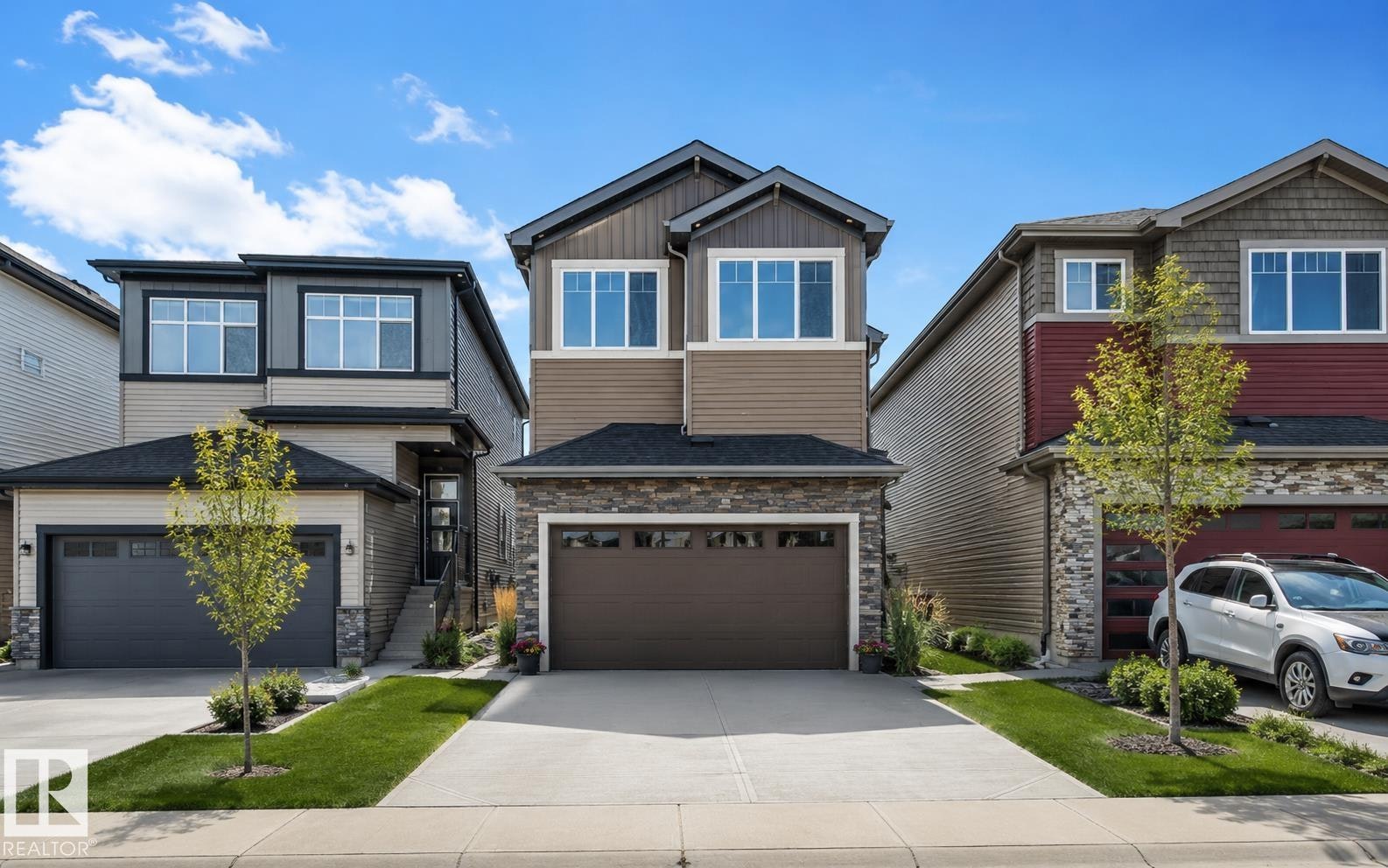 7156 177 Avenue, Edmonton, AB, T5Z 0W9
