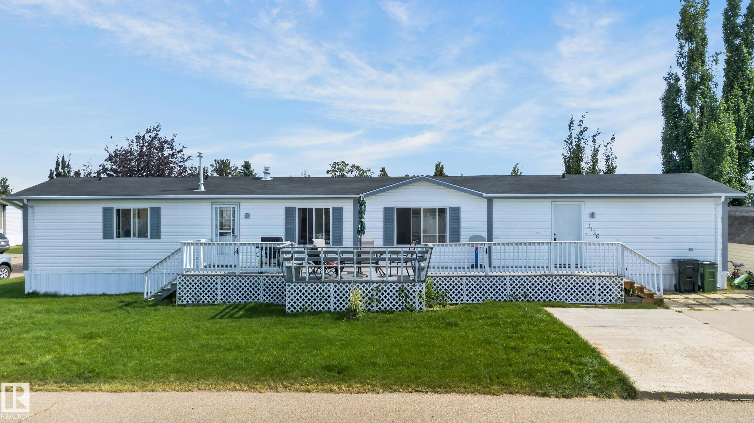 3136 Lakewood Crescent, Edmonton, AB, T5S 2C5