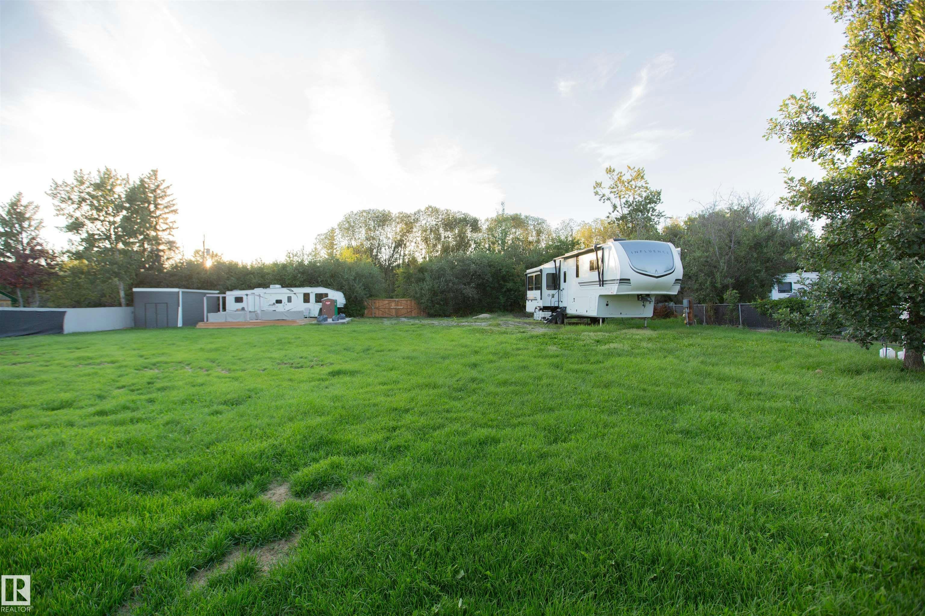 26-4325 Lakeshore Road, Rural Parkland County, AB, T0E 2K0