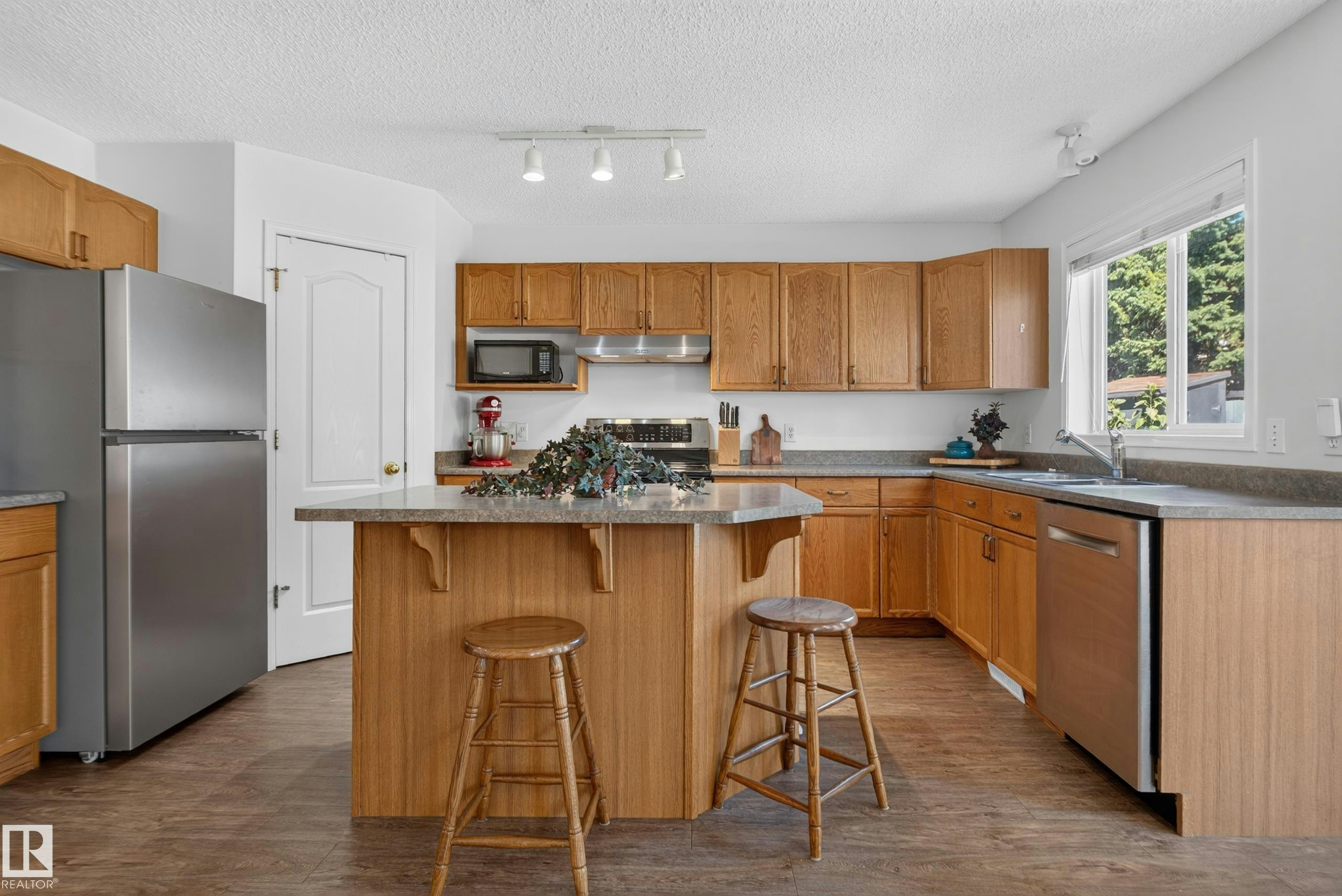2035 Blackmud Creek Drive, Edmonton, AB, T6W 1E7 - 7