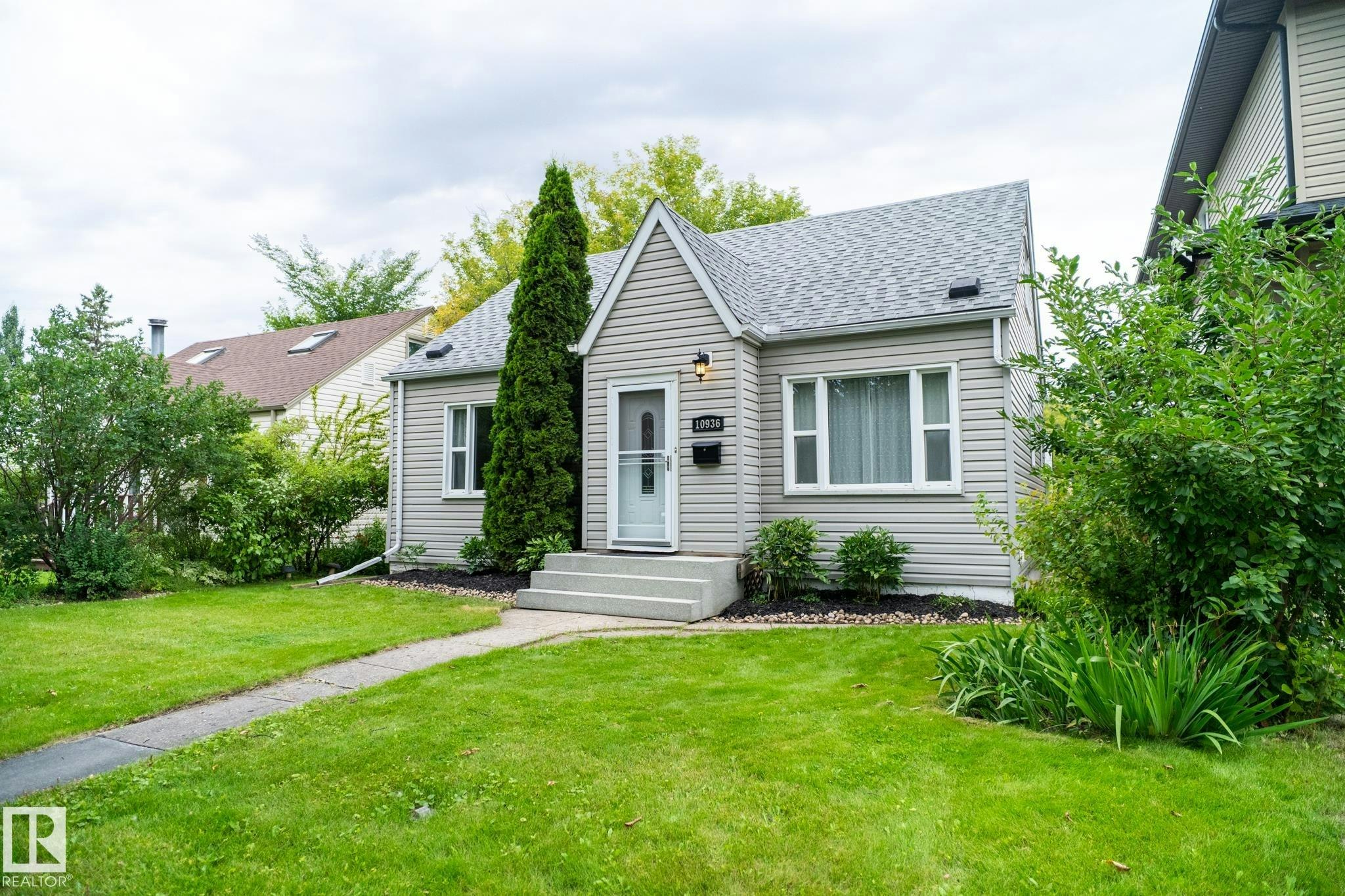 10936 70 Avenue, Edmonton, AB, T6H 2G6