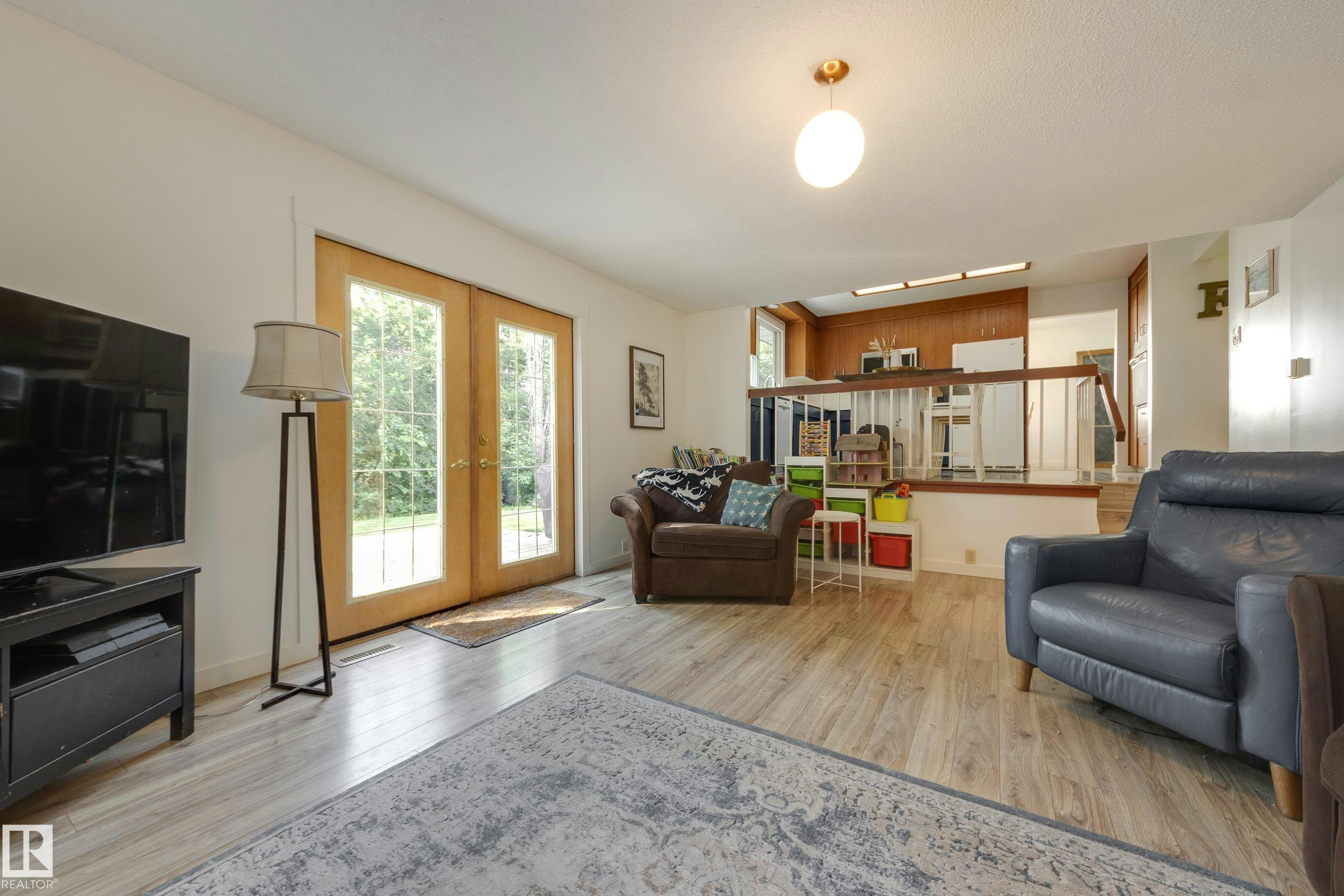 77 Beacon Crescent, St. Albert, AB, T8N 0A4