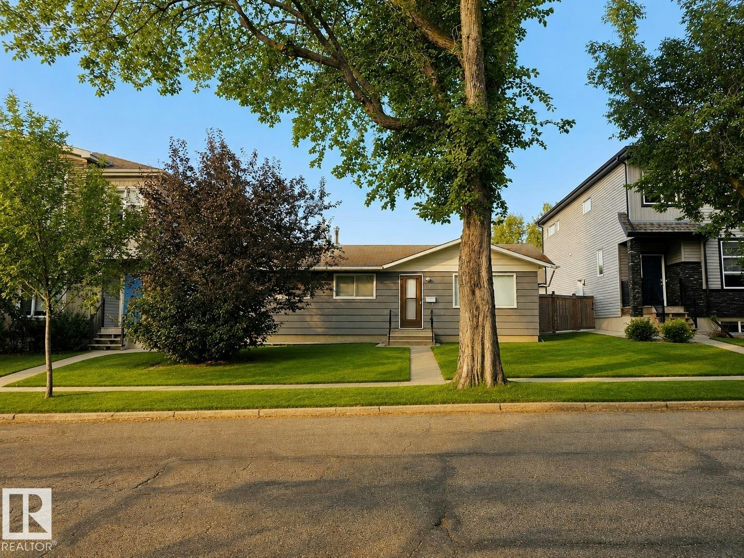 4 Muir Drive, St. Albert, AB, T8N 1G2