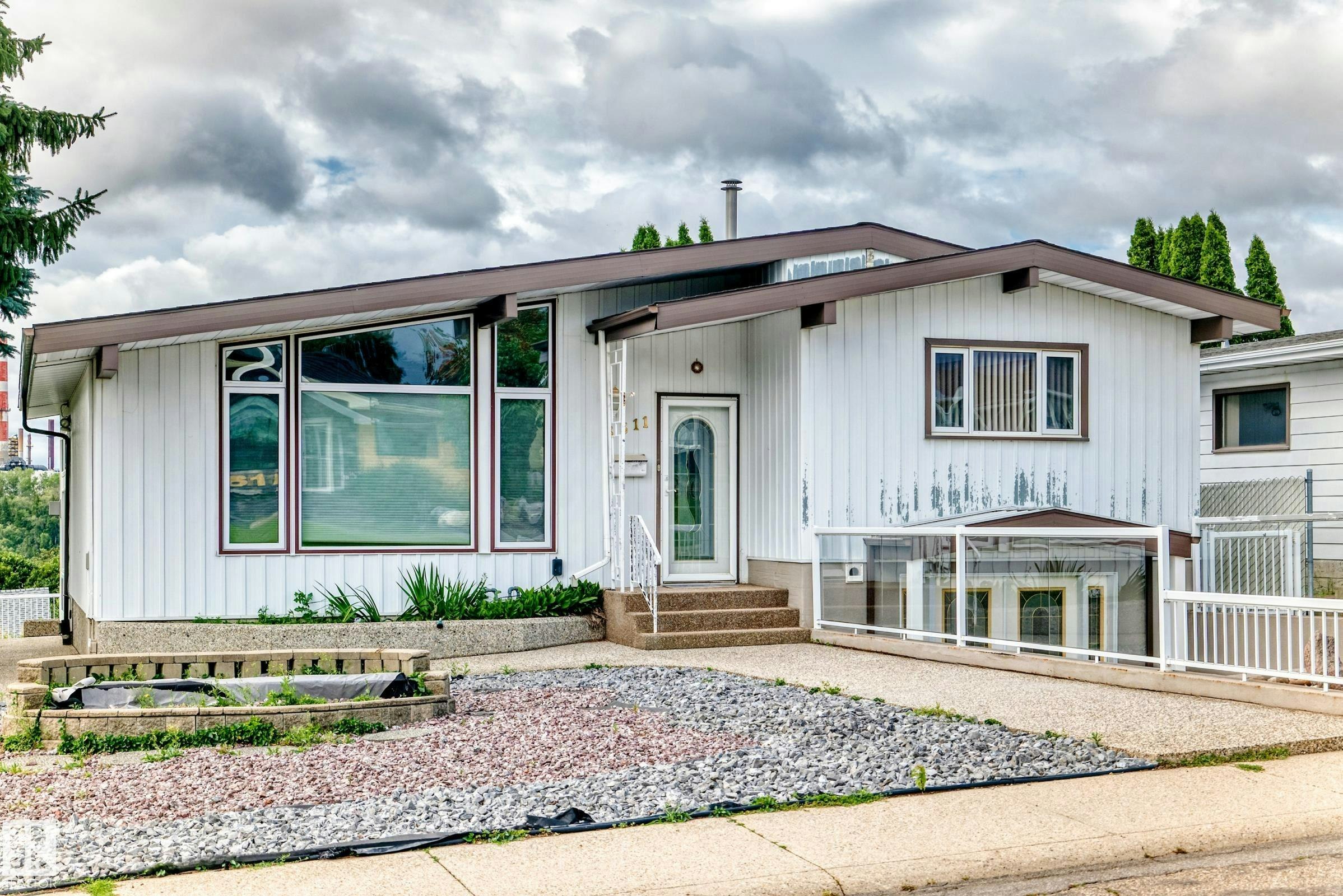 3311 104 Avenue, Edmonton, AB, T5W 0A8