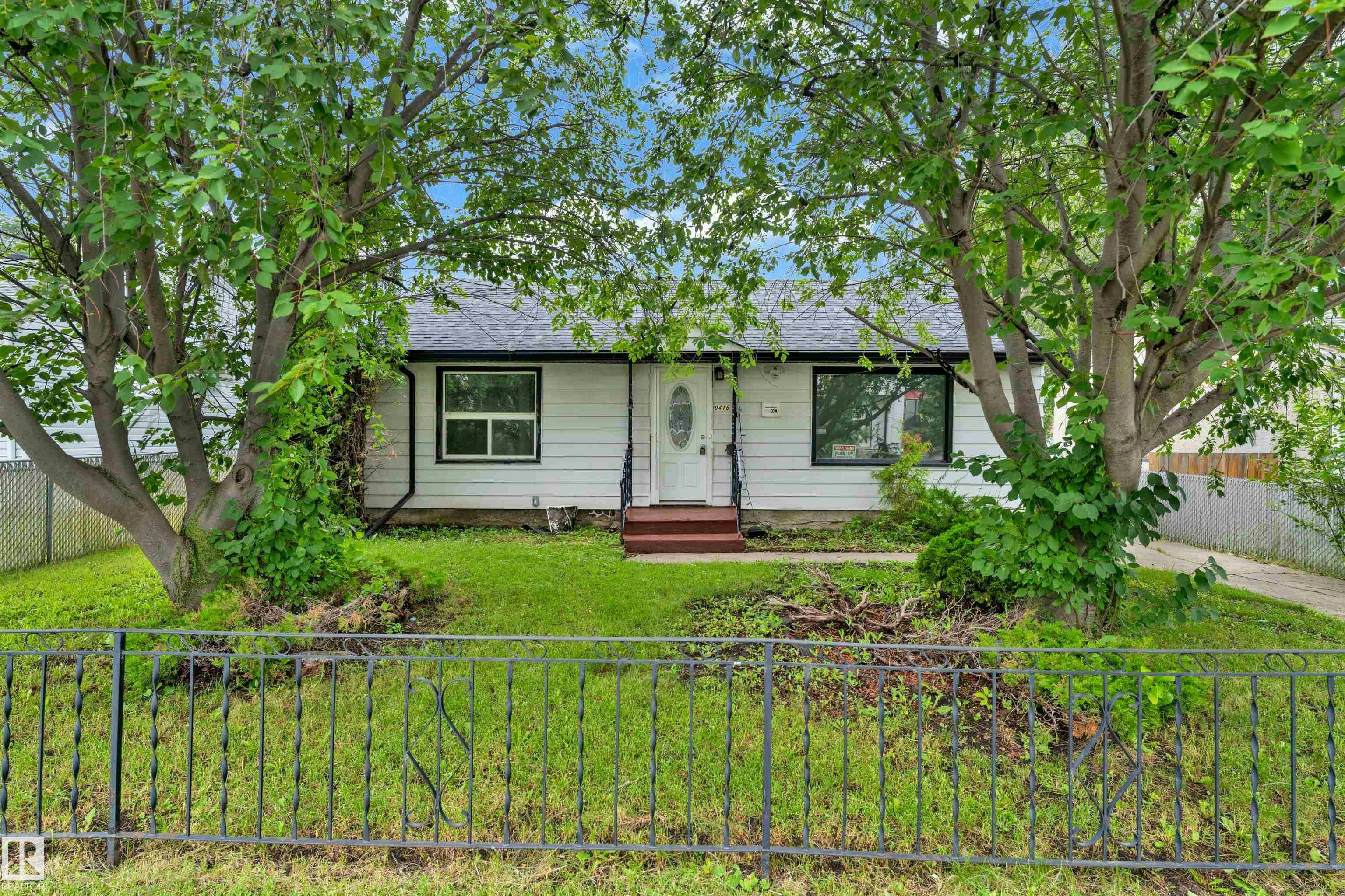 9416 153 Street, Edmonton, AB, T5R 1R3