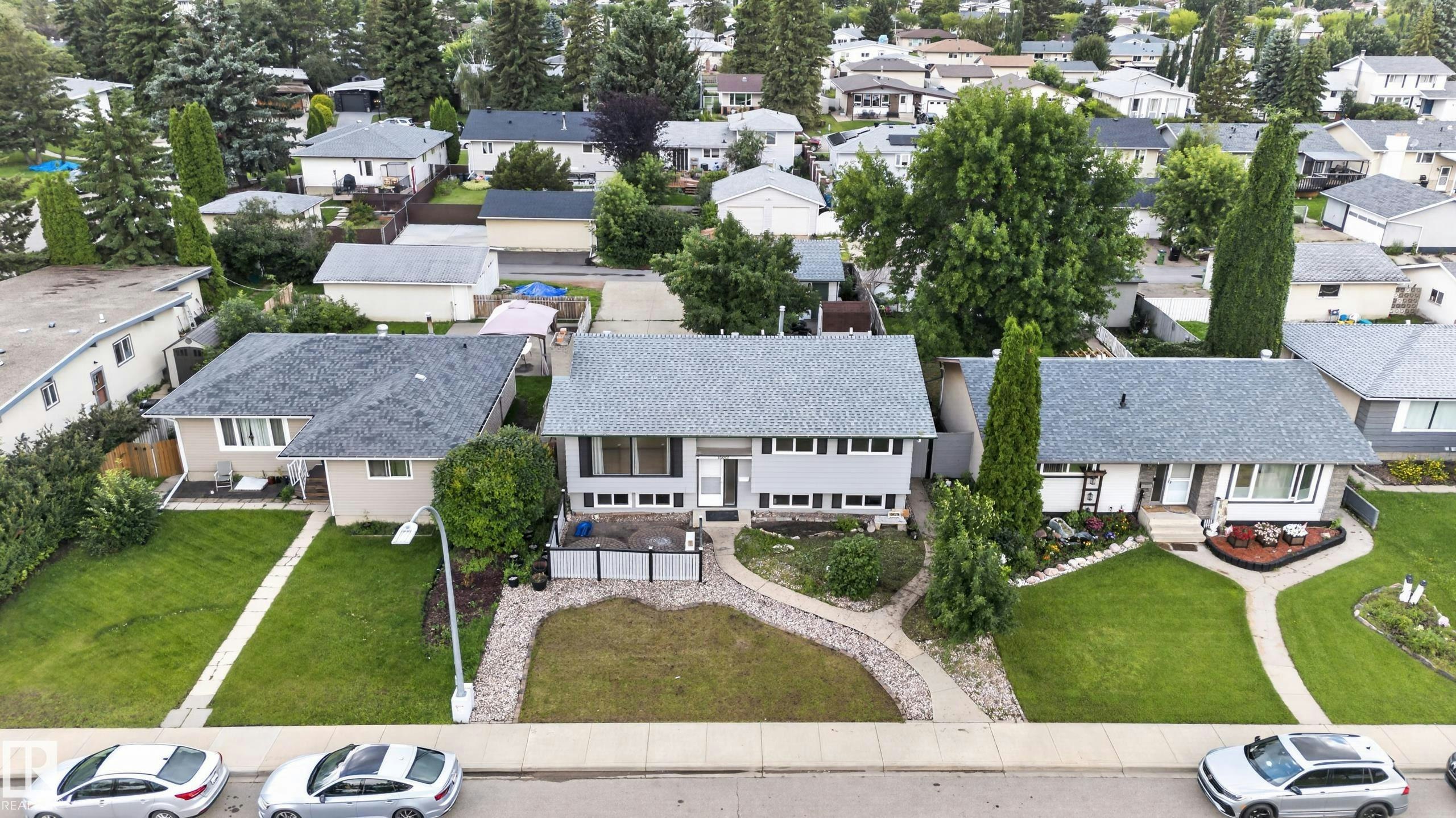 15012 79 Street, Edmonton, AB, T5C 1K8