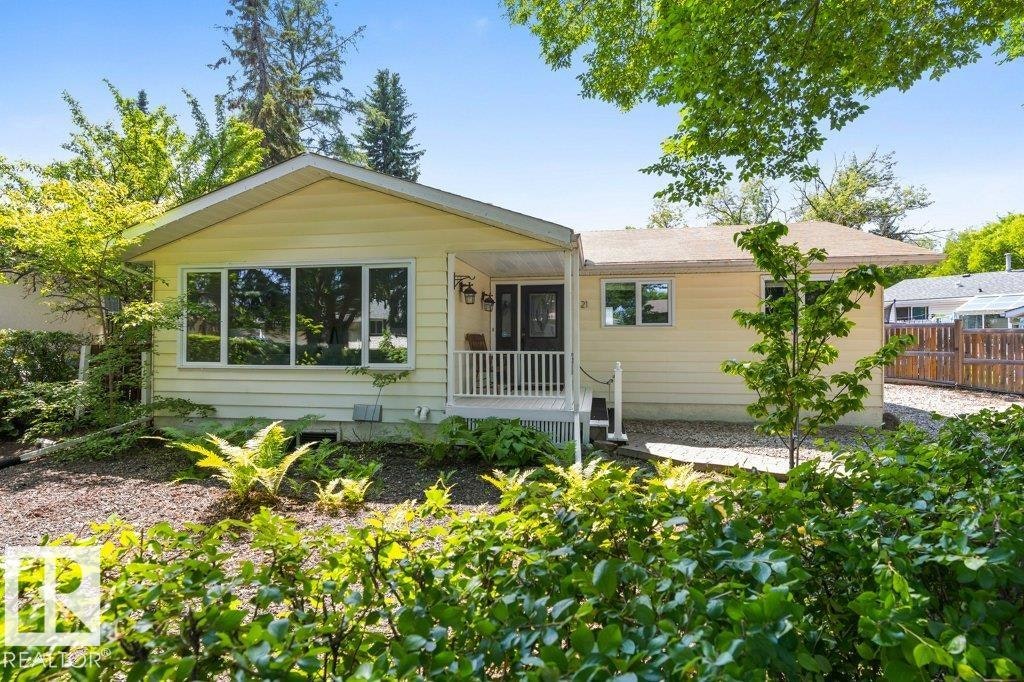 21 Flint Crescent, St. Albert, AB, T8N 1Y7