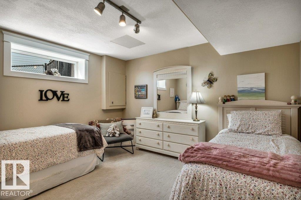 715 Hooke Place, Edmonton, AB, T5A 5H4 - 42