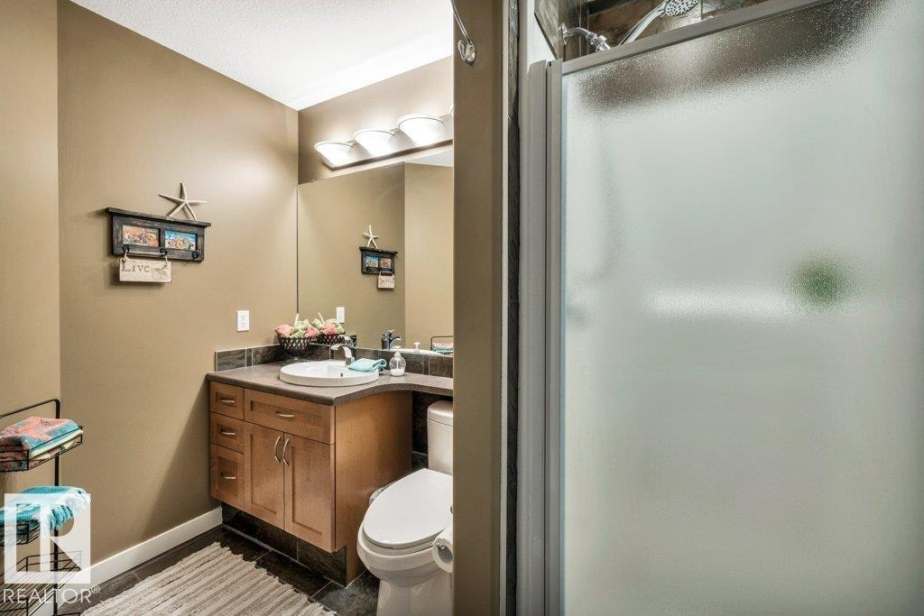715 Hooke Place, Edmonton, AB, T5A 5H4 - 45