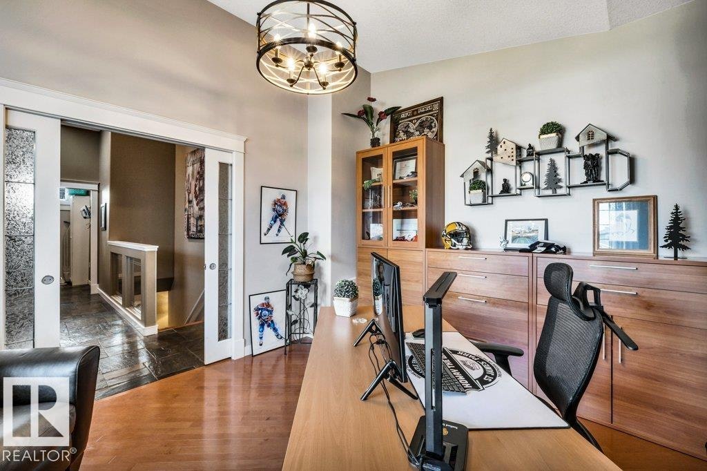 715 Hooke Place, Edmonton, AB, T5A 5H4 - 10