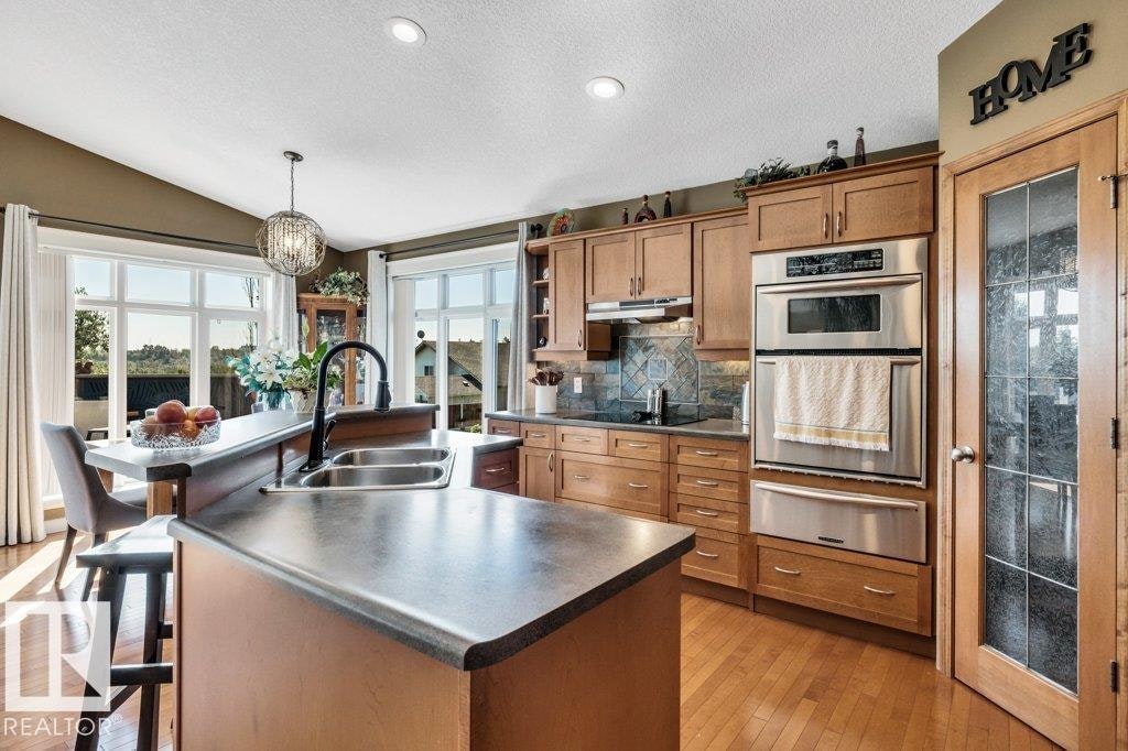 715 Hooke Place, Edmonton, AB, T5A 5H4 - 12