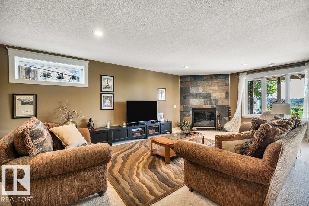715 Hooke Place, Edmonton, AB, T5A 5H4 - 37