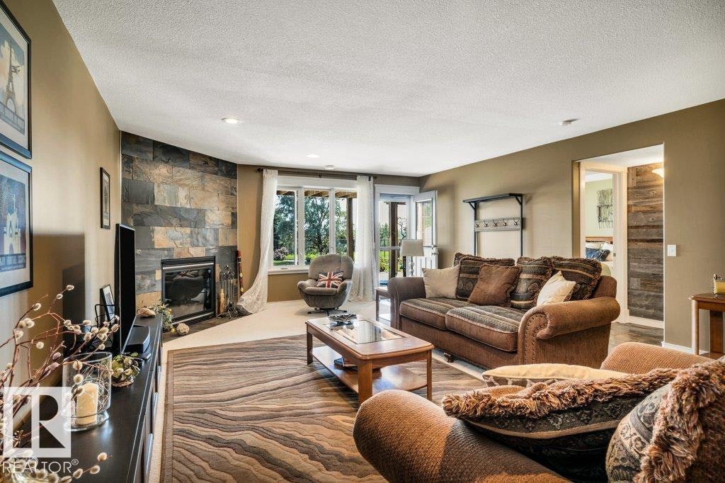 715 Hooke Place, Edmonton, AB, T5A 5H4 - 38