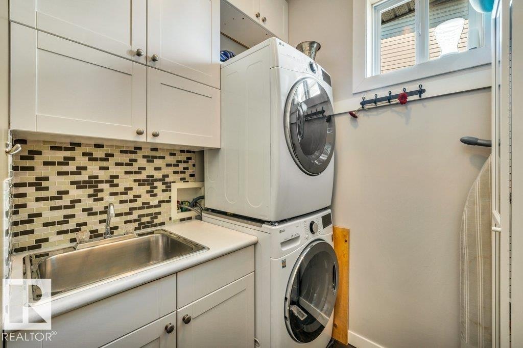715 Hooke Place, Edmonton, AB, T5A 5H4 - 31