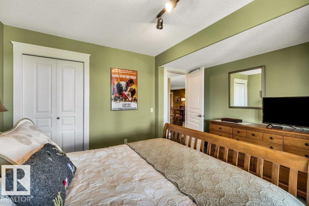 715 Hooke Place, Edmonton, AB, T5A 5H4 - 41