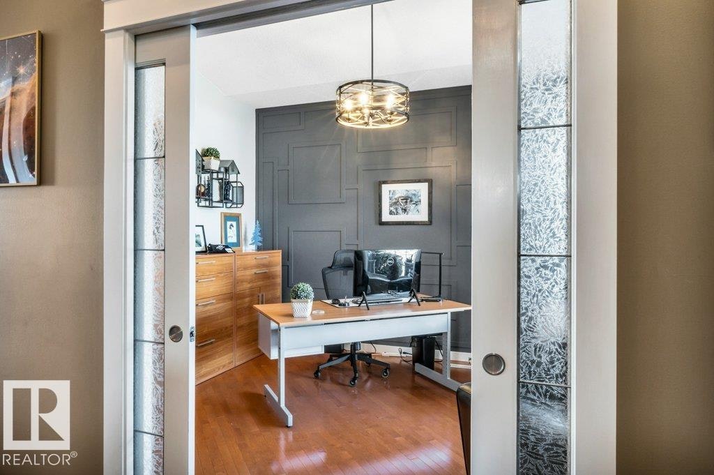 715 Hooke Place, Edmonton, AB, T5A 5H4 - 8