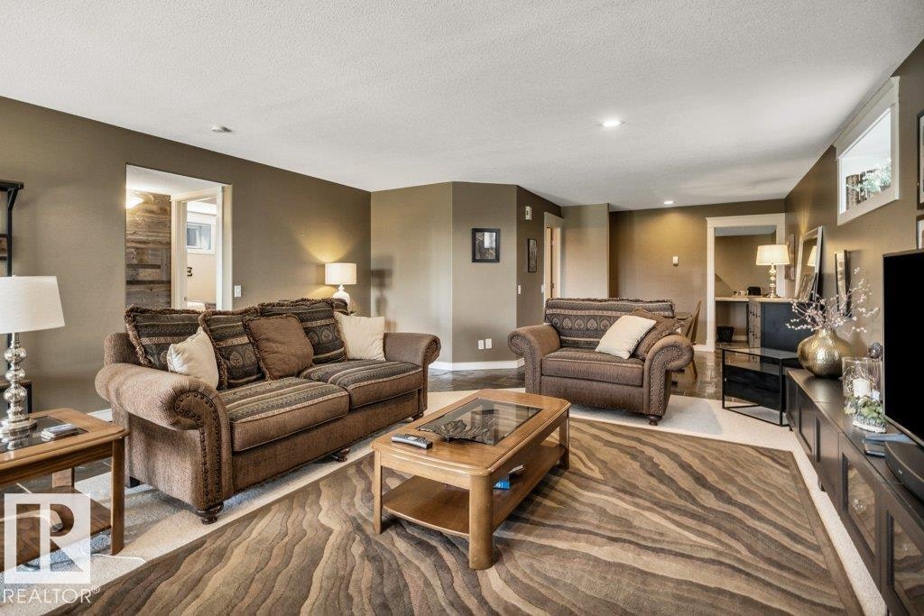 715 Hooke Place, Edmonton, AB, T5A 5H4 - 36