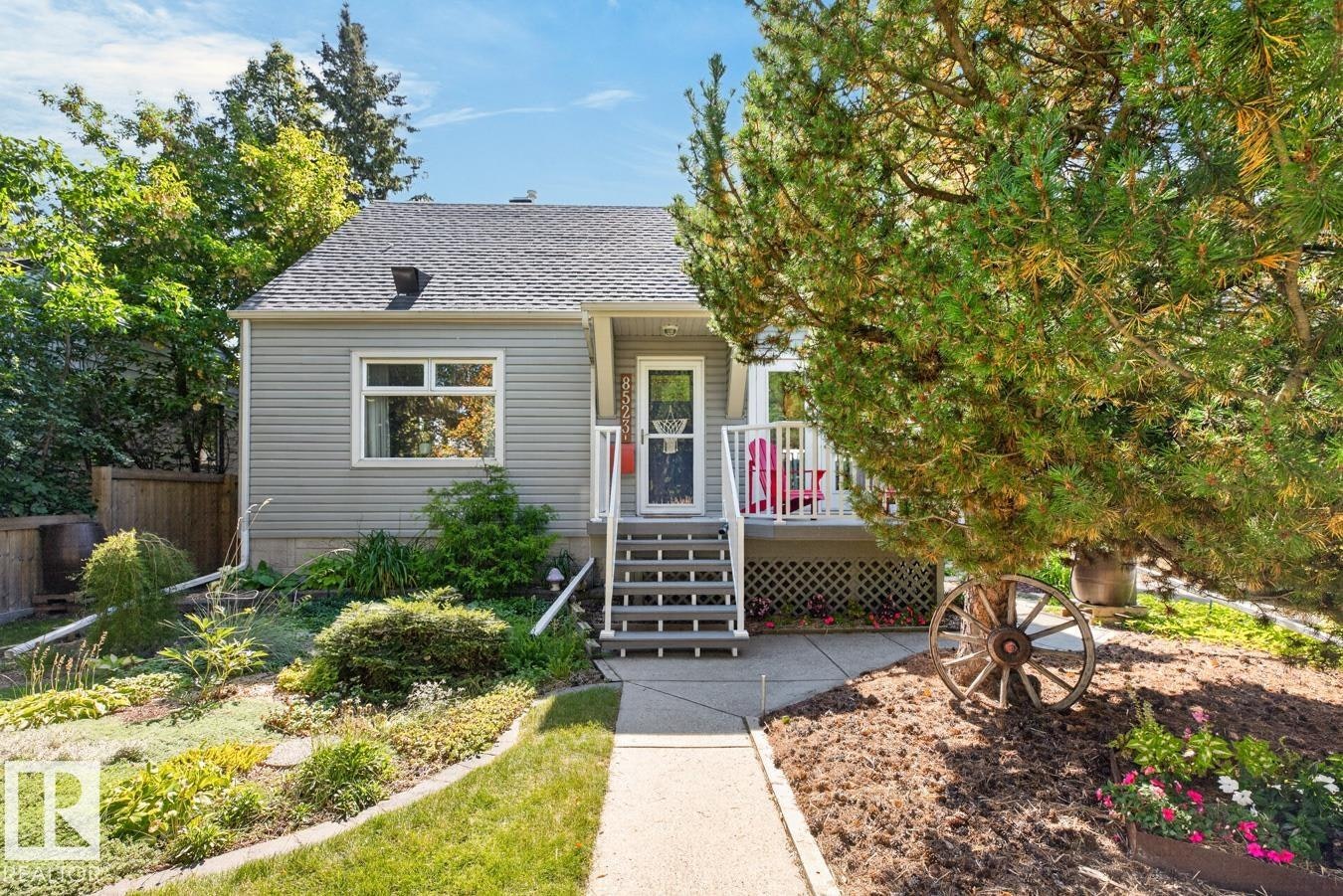 8523 84 Avenue, Edmonton, AB, T6C 1C8
