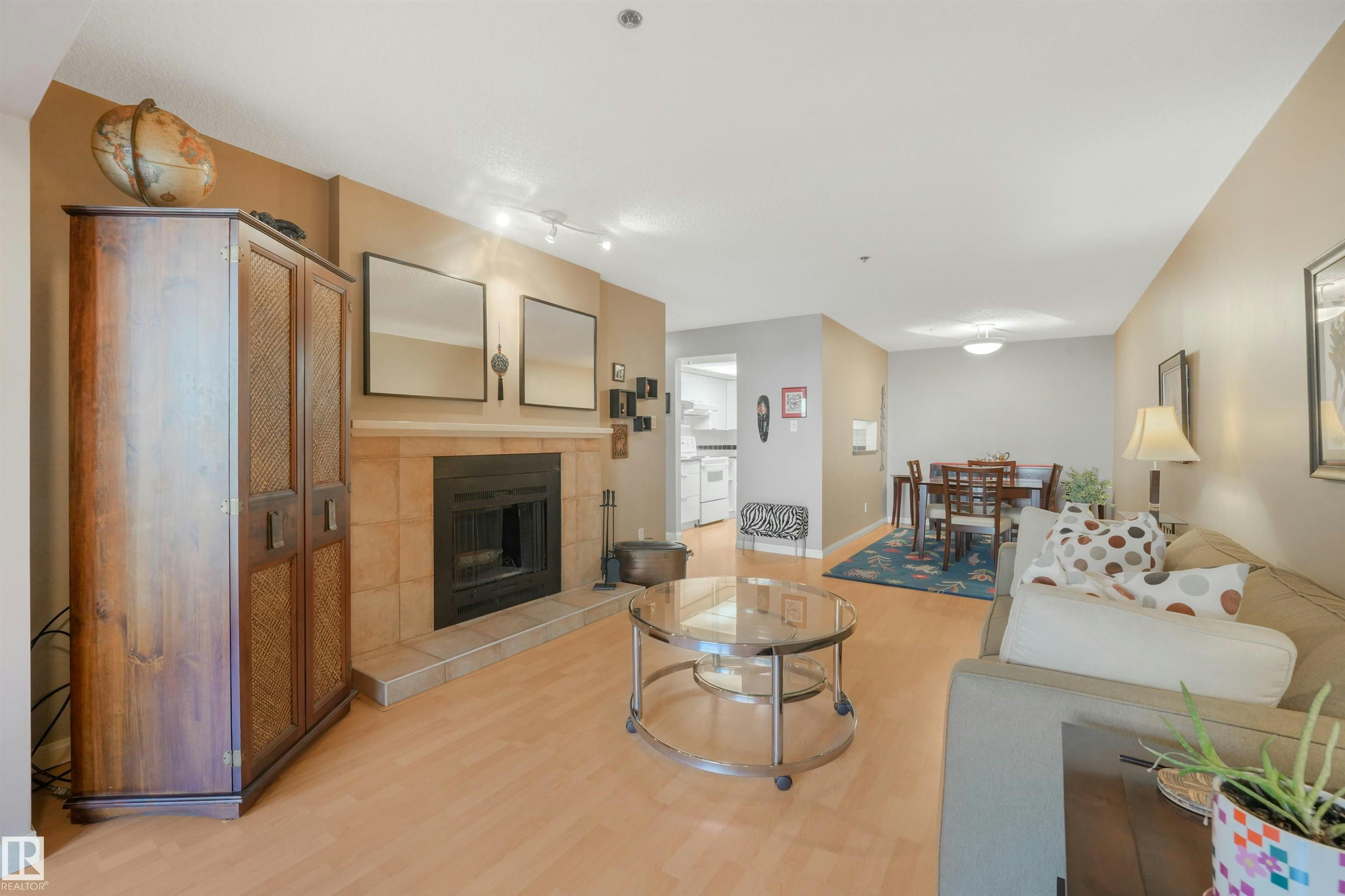 203-10171 119 Street, Edmonton, AB, T5K 1Z1