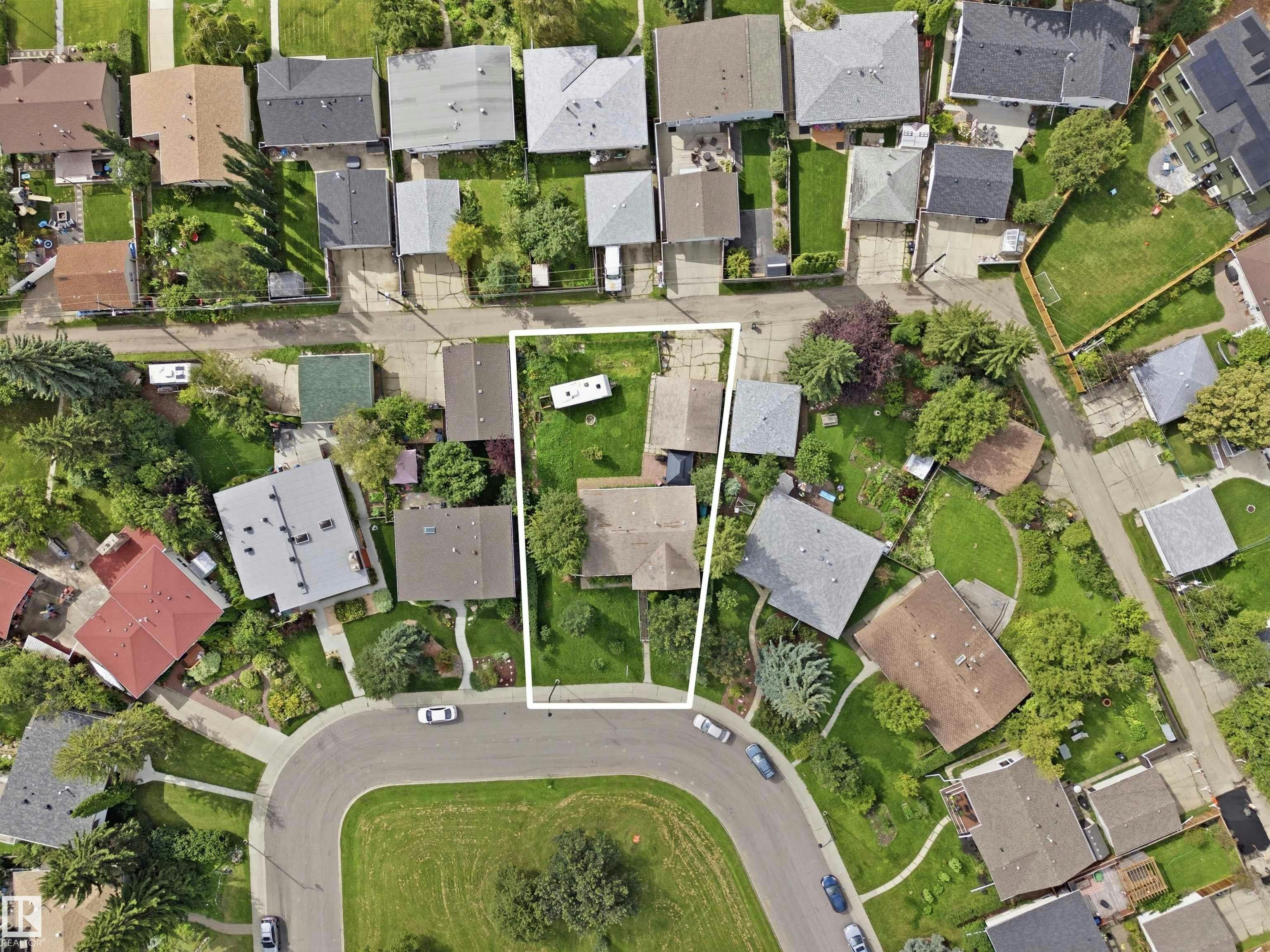 5416 114a Street, Edmonton, AB, T6H 3M7