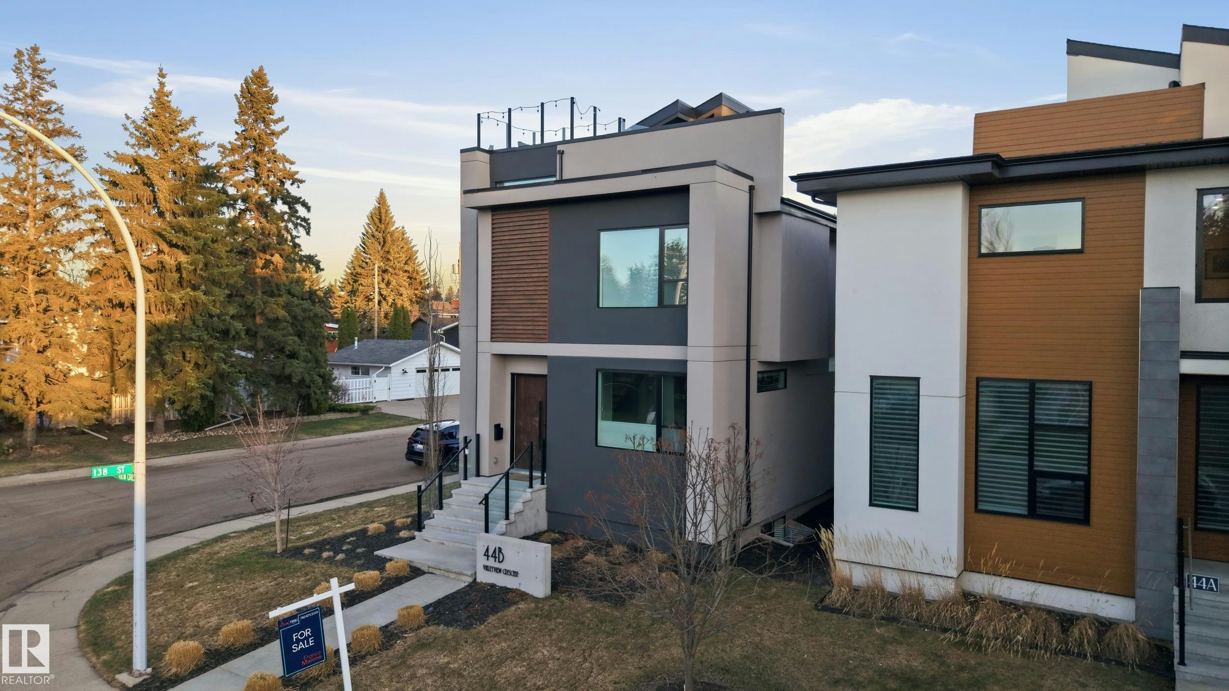 44B Valleyview Crescent, Edmonton, AB, T5R 5S6