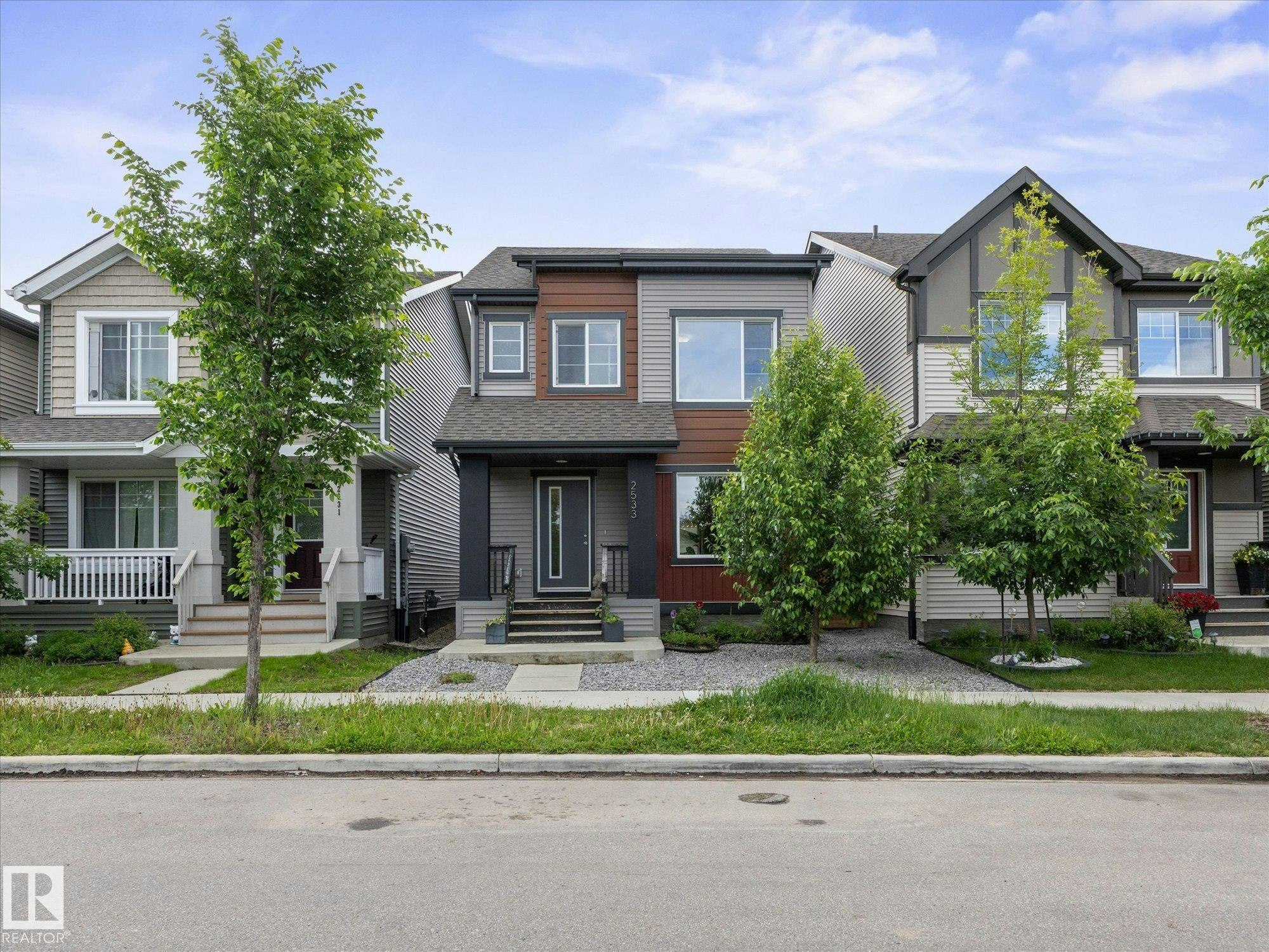 2533 Price Way, Edmonton, AB, T6W 3V9