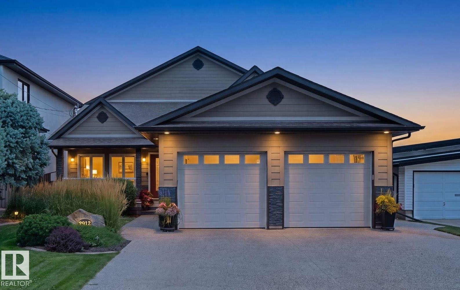 7912 Rowland Road, Edmonton, AB, T6A 3W1