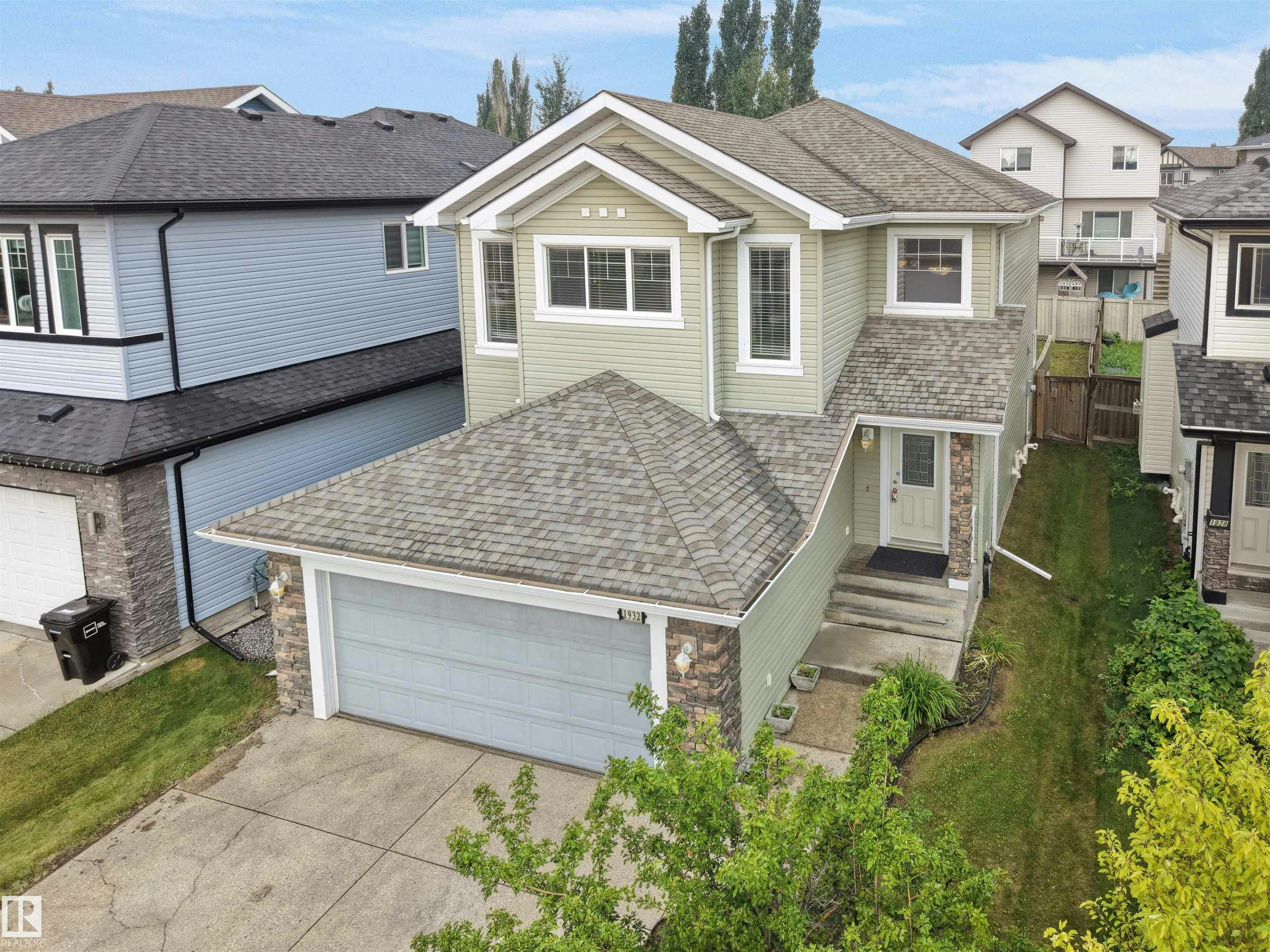 1932 67 Street, Edmonton, AB, T6X 0L9