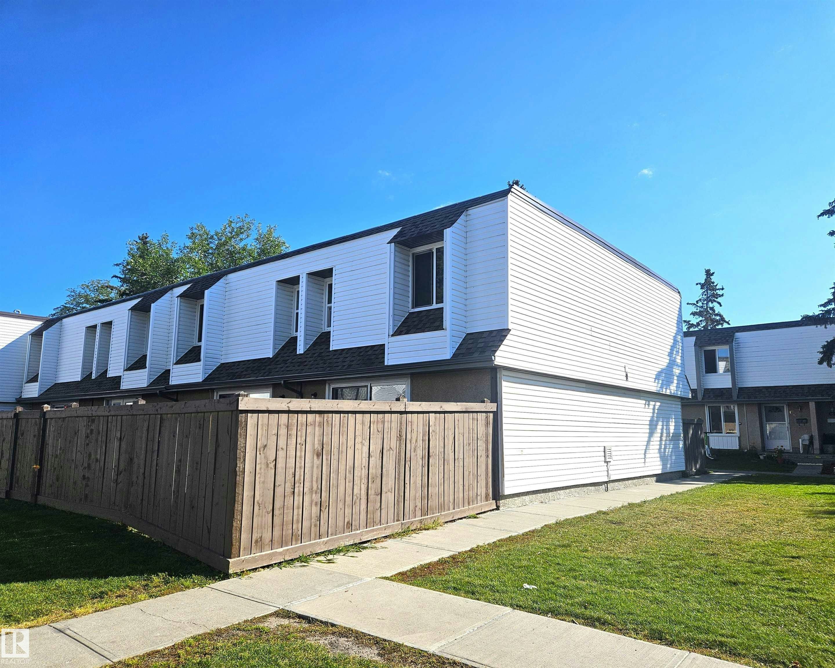 D1-1 Garden Grove, Edmonton, AB, T6J 2L3